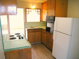 4550 4554 E Sierra Madre Avenue College Apartments Fresno Ca Click