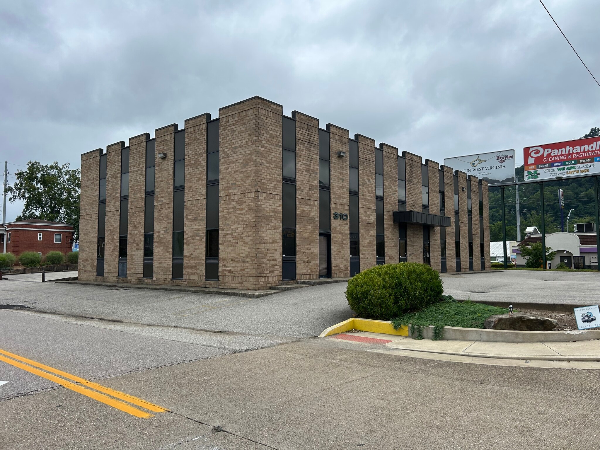 310 35th St SE, Charleston, WV for Sale