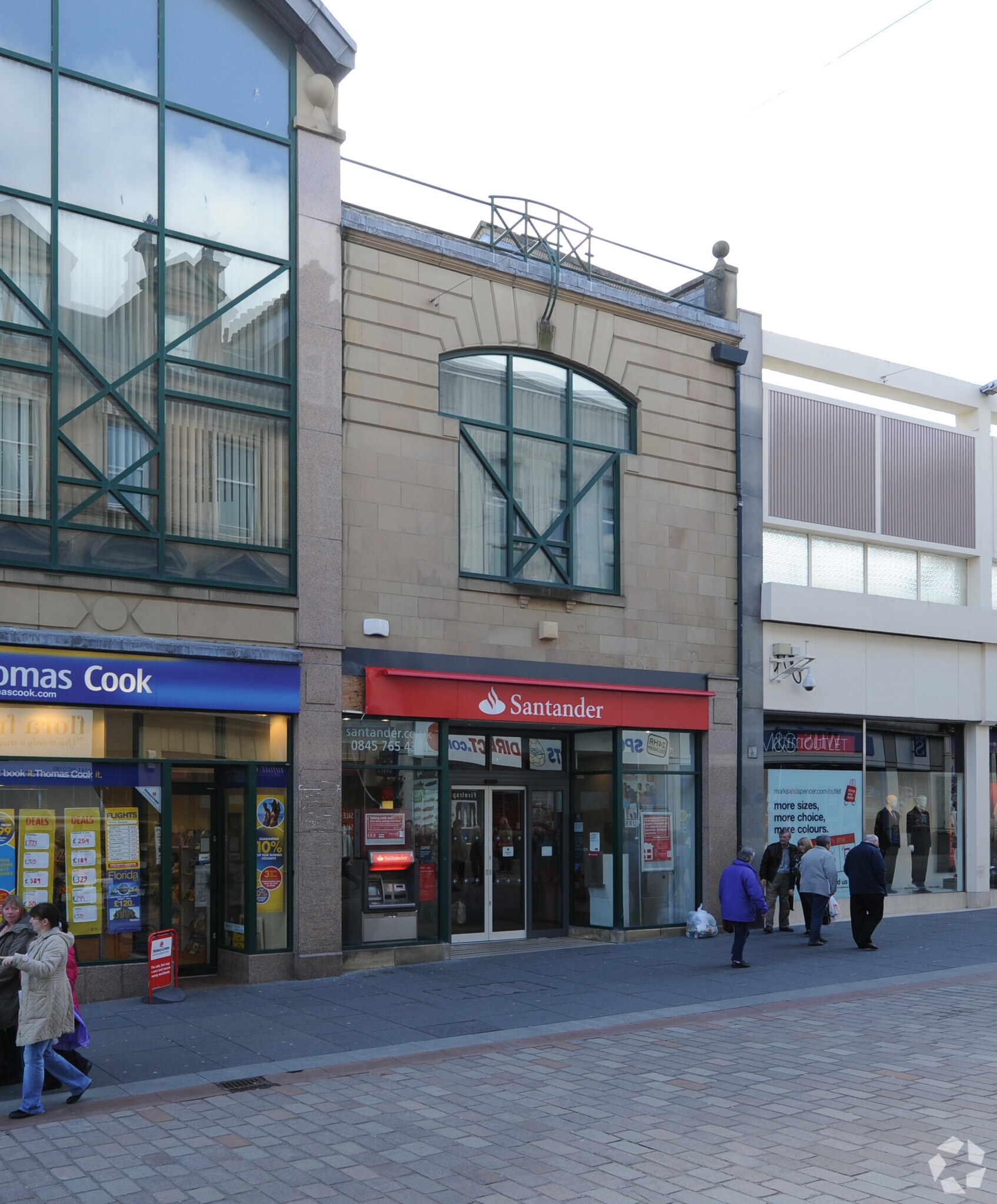 13 High St, Paisley, RFW for Rent