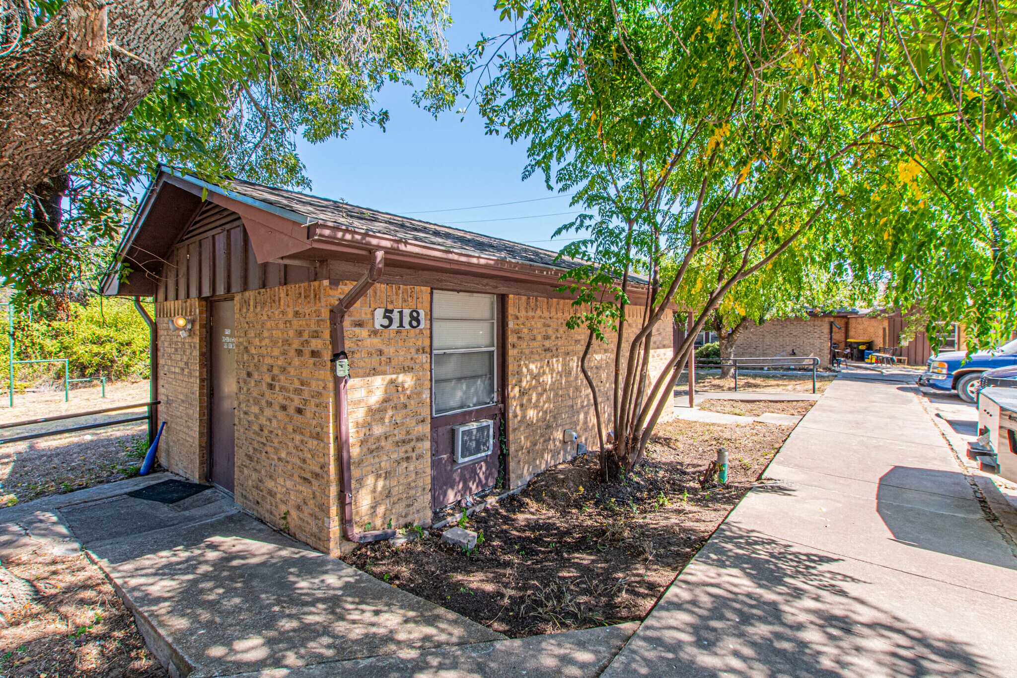 518 Cypress St, Lott, TX for Sale