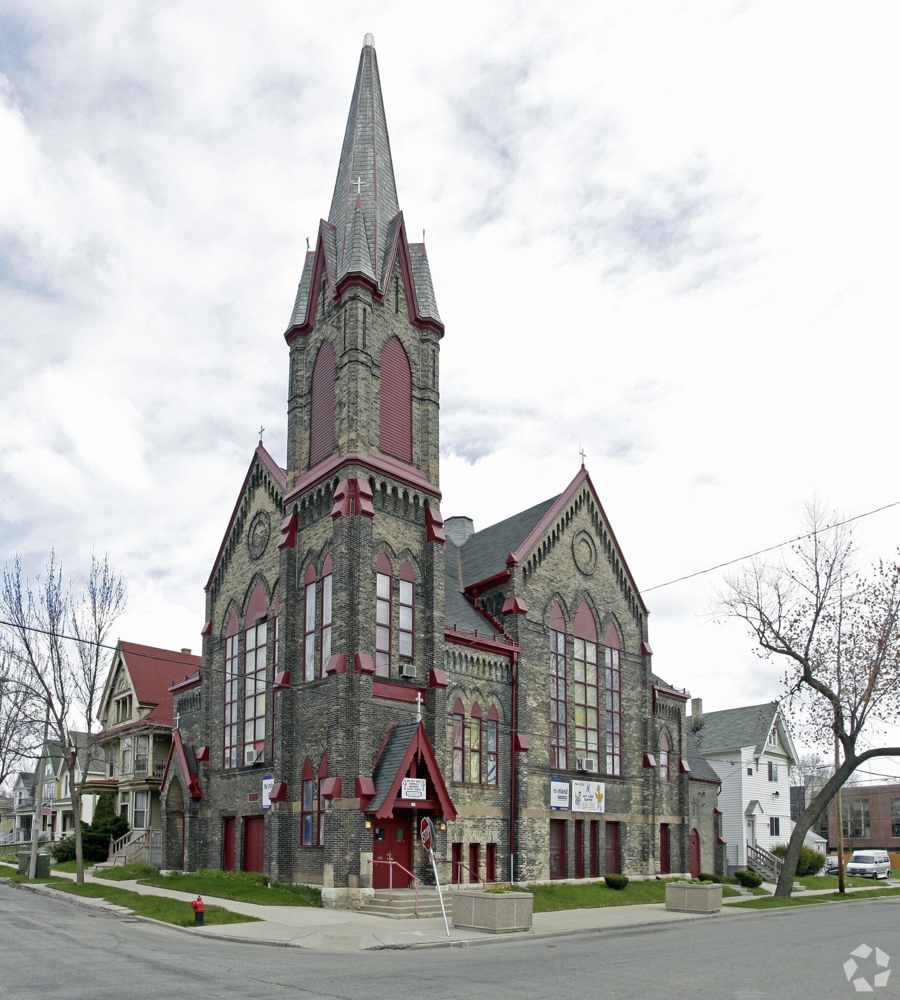 124-140 W Garfield Ave, Milwaukee, WI for Rent
