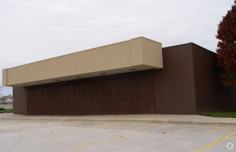 903 NW Woods Chapel Rd, Blue Springs, MO for Sale