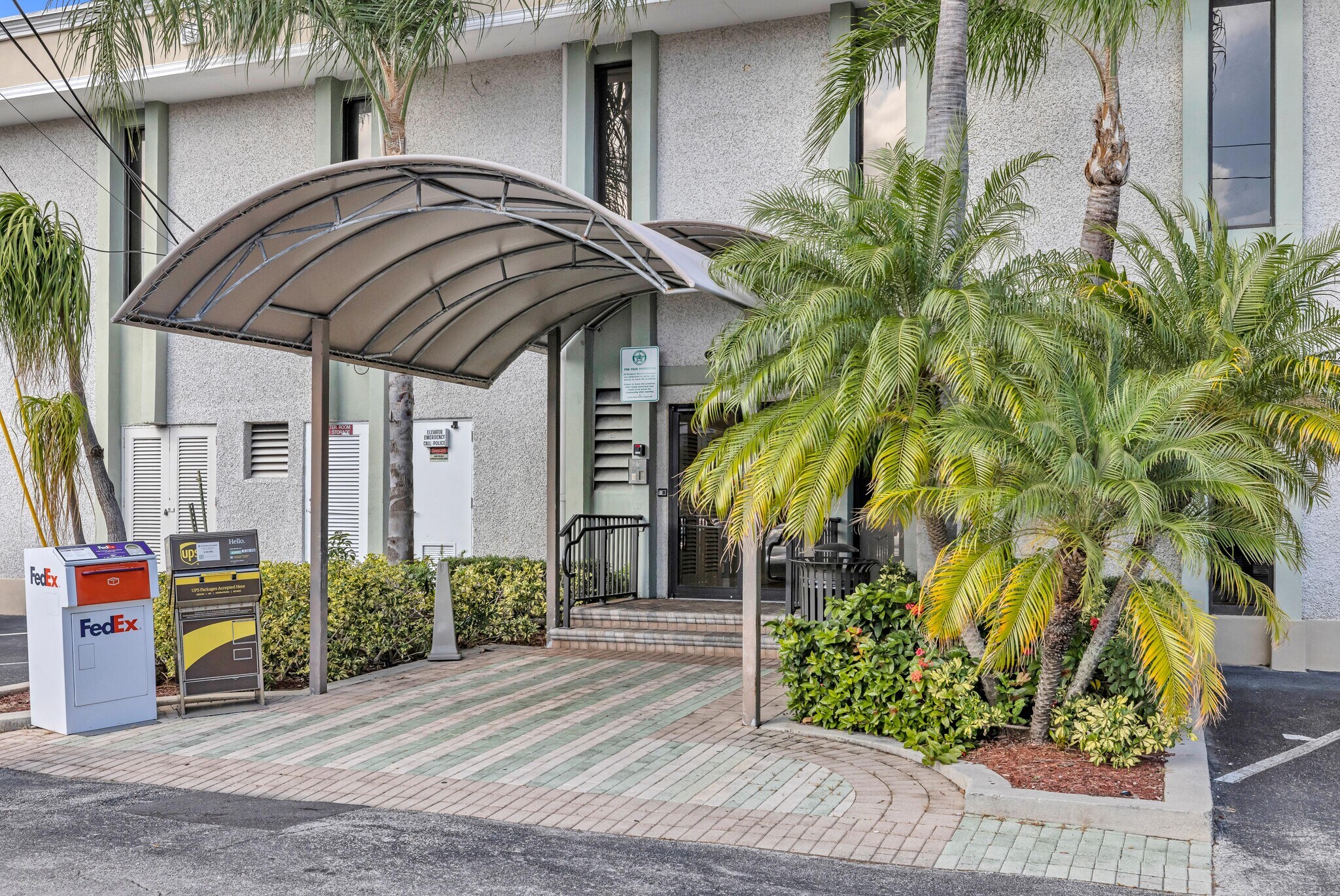 1400 E Oakland Park Blvd, Oakland Park, FL for Sale