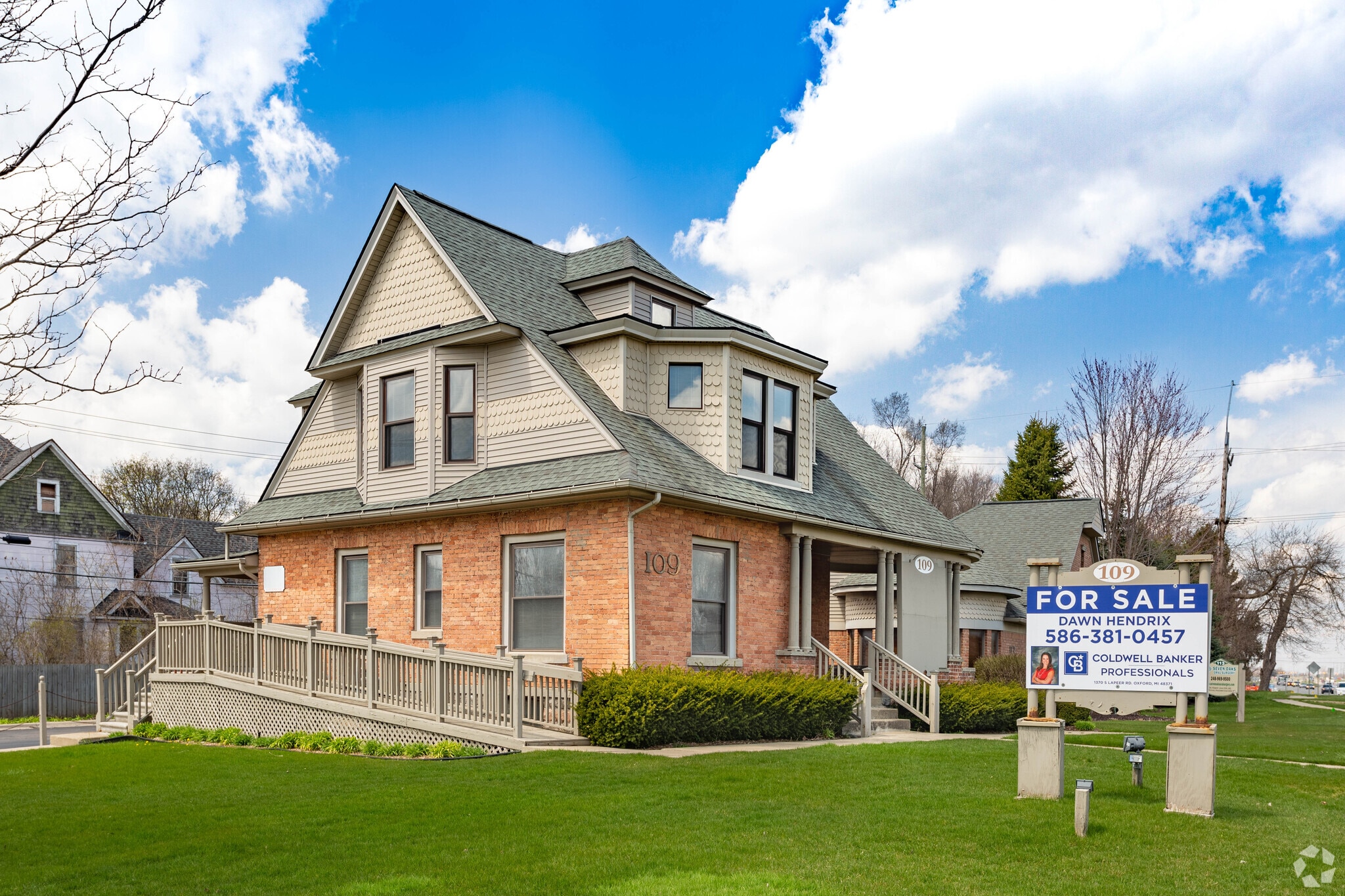 109 N Washington St, Oxford, MI for Sale
