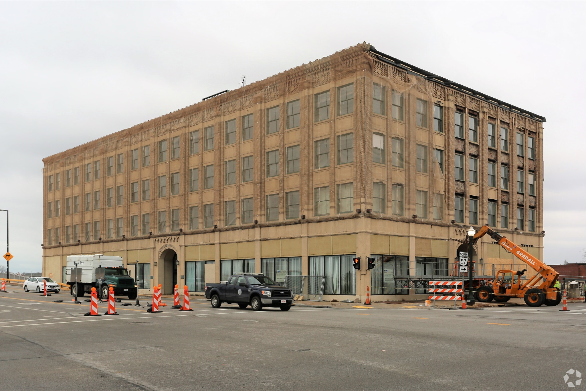 301 Broadway, Lorain, OH for Rent