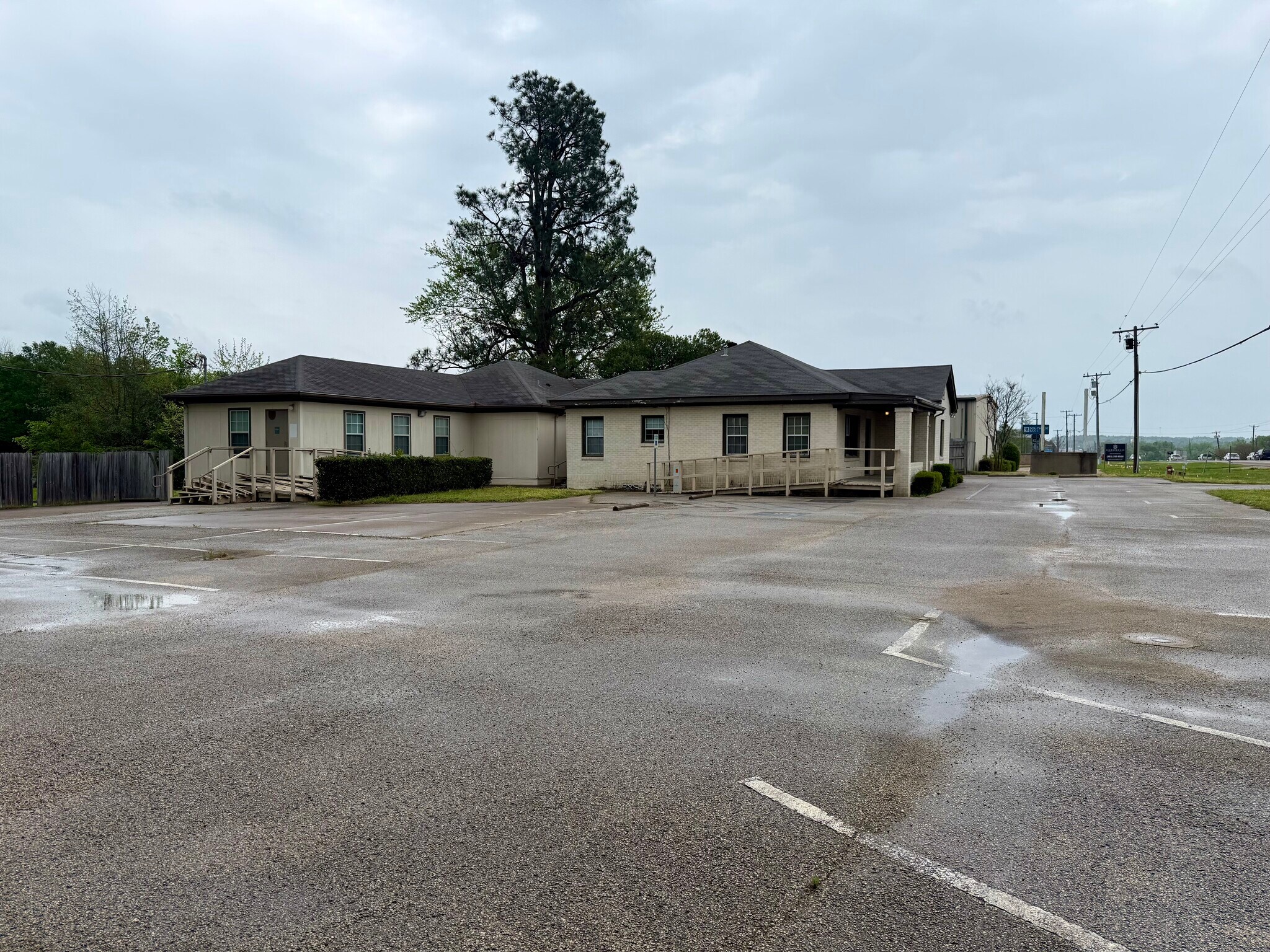 2410 S Main St, Lindale, TX for Sale