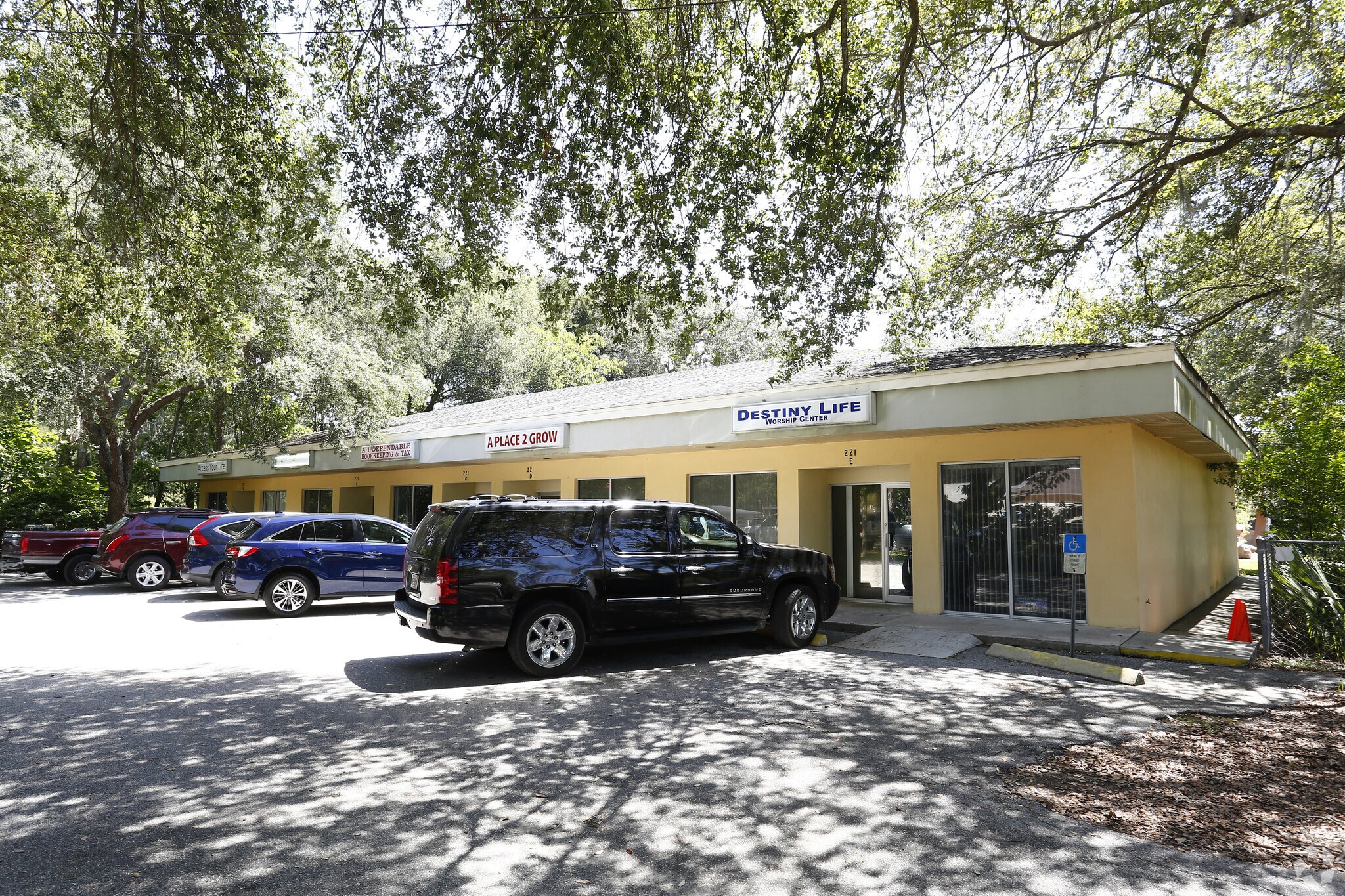 221 Pauls Dr, Brandon, FL for Rent