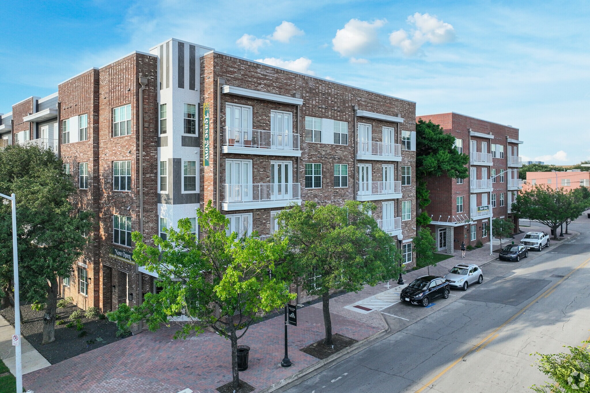 1066 W Magnolia Ave, Fort Worth, TX for Sale