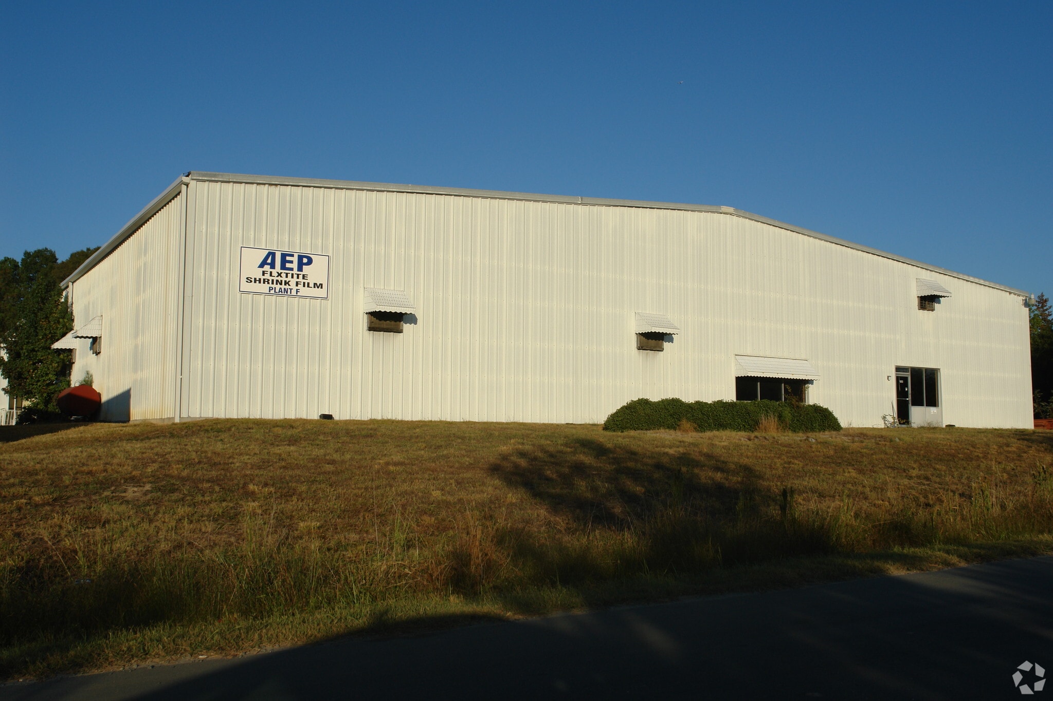 204 Warehouse Dr, Matthews, NC for Sale
