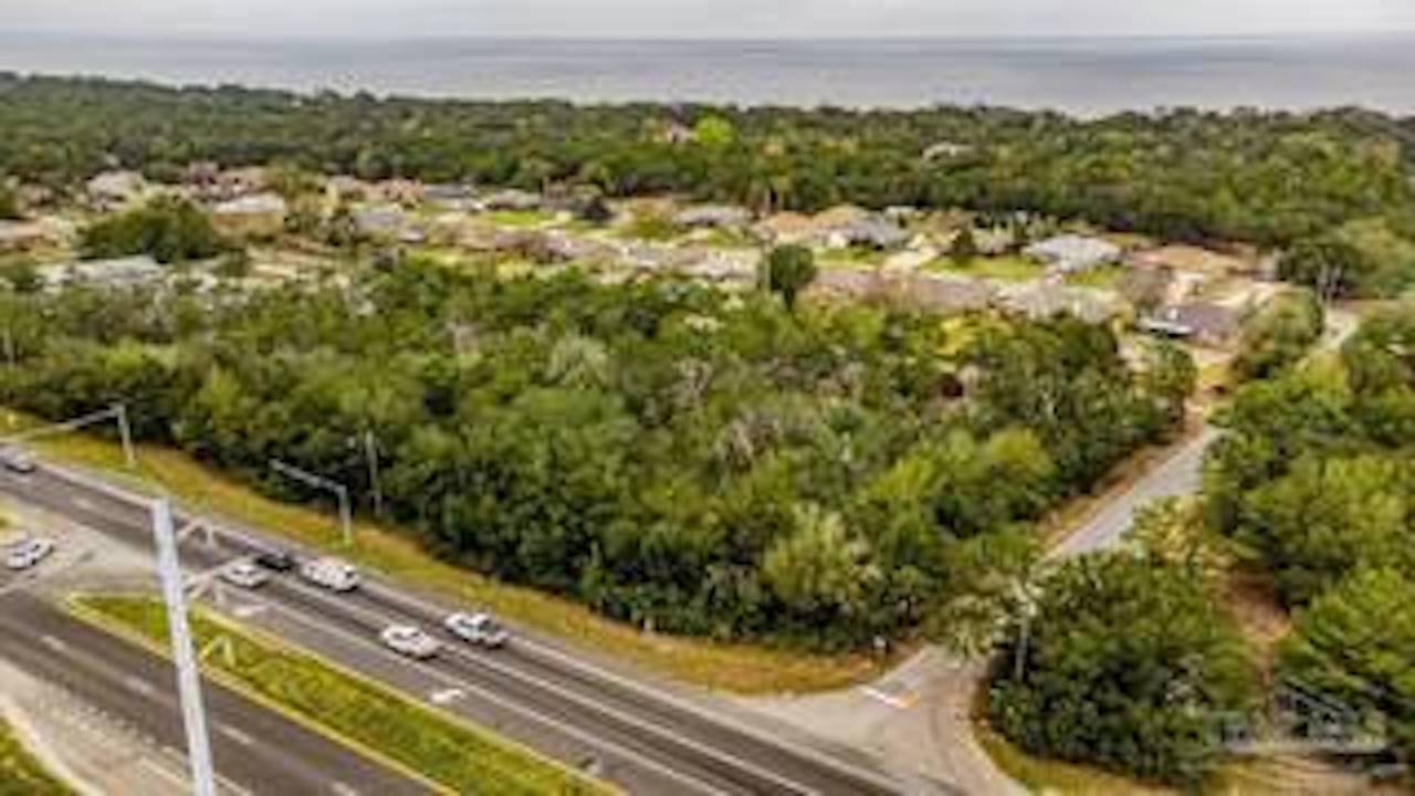 4900 Gulf Breeze Pkwy Pky, Gulf Breeze, FL for Sale