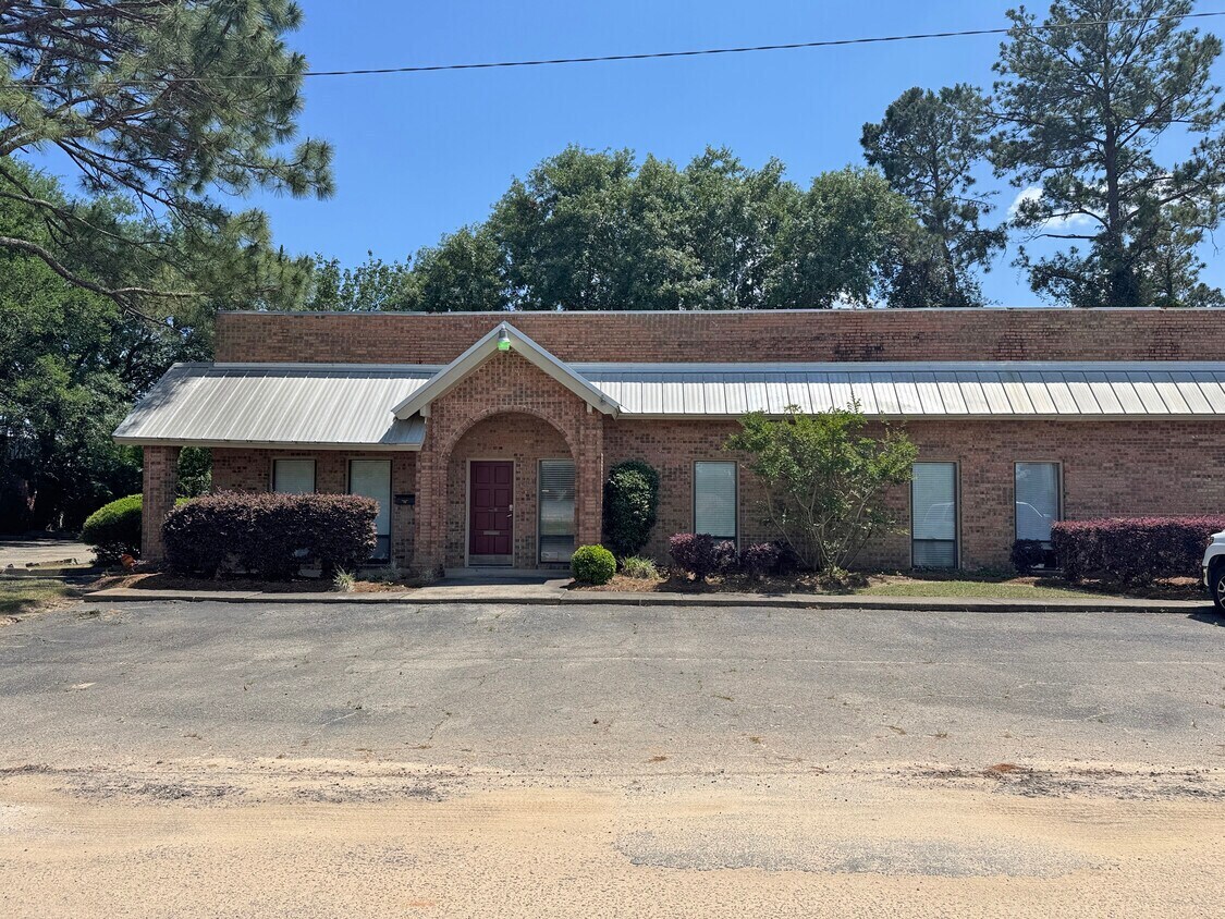 1401 Maclay Commerce Dr, Tallahassee, FL for Sale