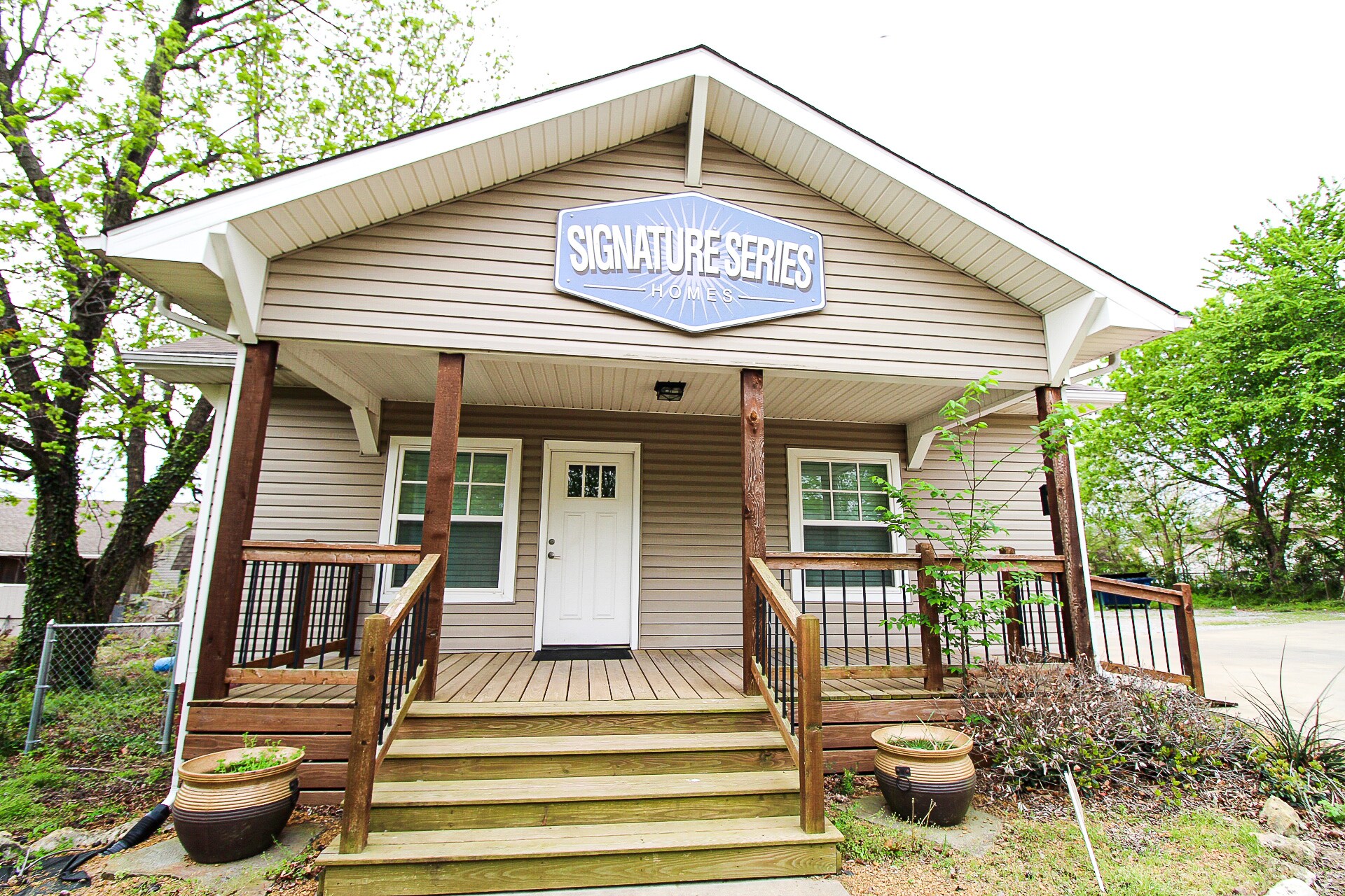 1309 W Broadway St Collinsville, OK 74021 Office Property for Lease