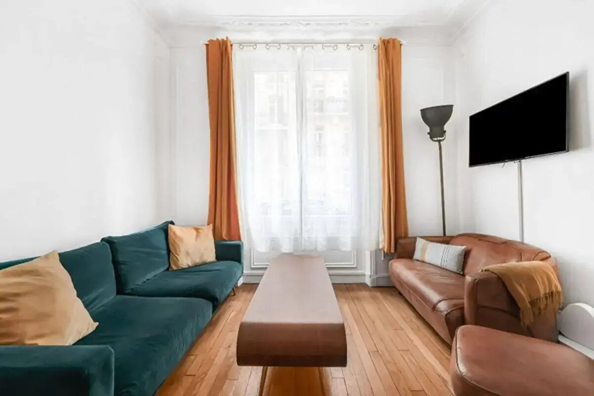 , Paris, PAR for Sale