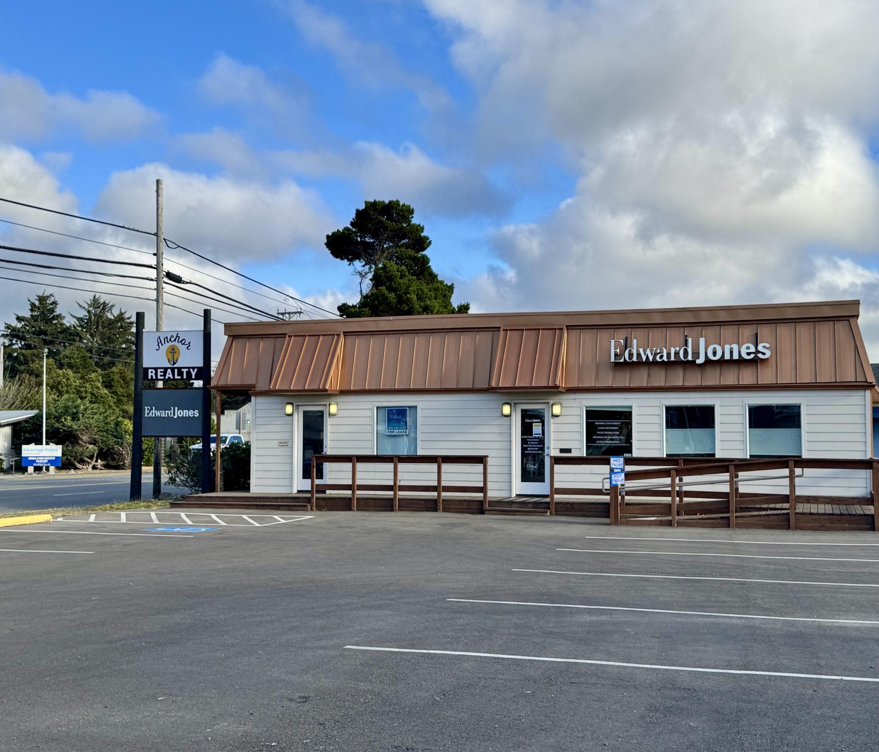1230 Oregon Ave SW, Bandon, OR for Rent