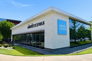 Sandy Springs, GA Bank - 1105 Hammond Dr NE