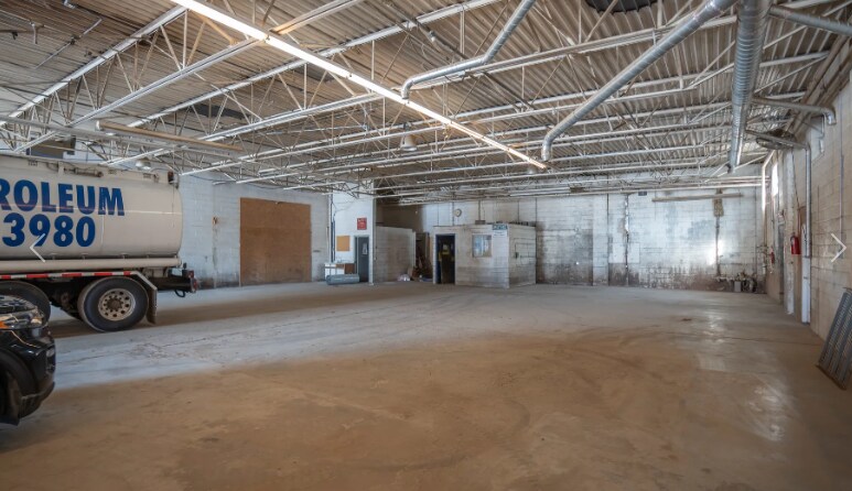 35445 Genron Ct, Romulus, MI for Rent