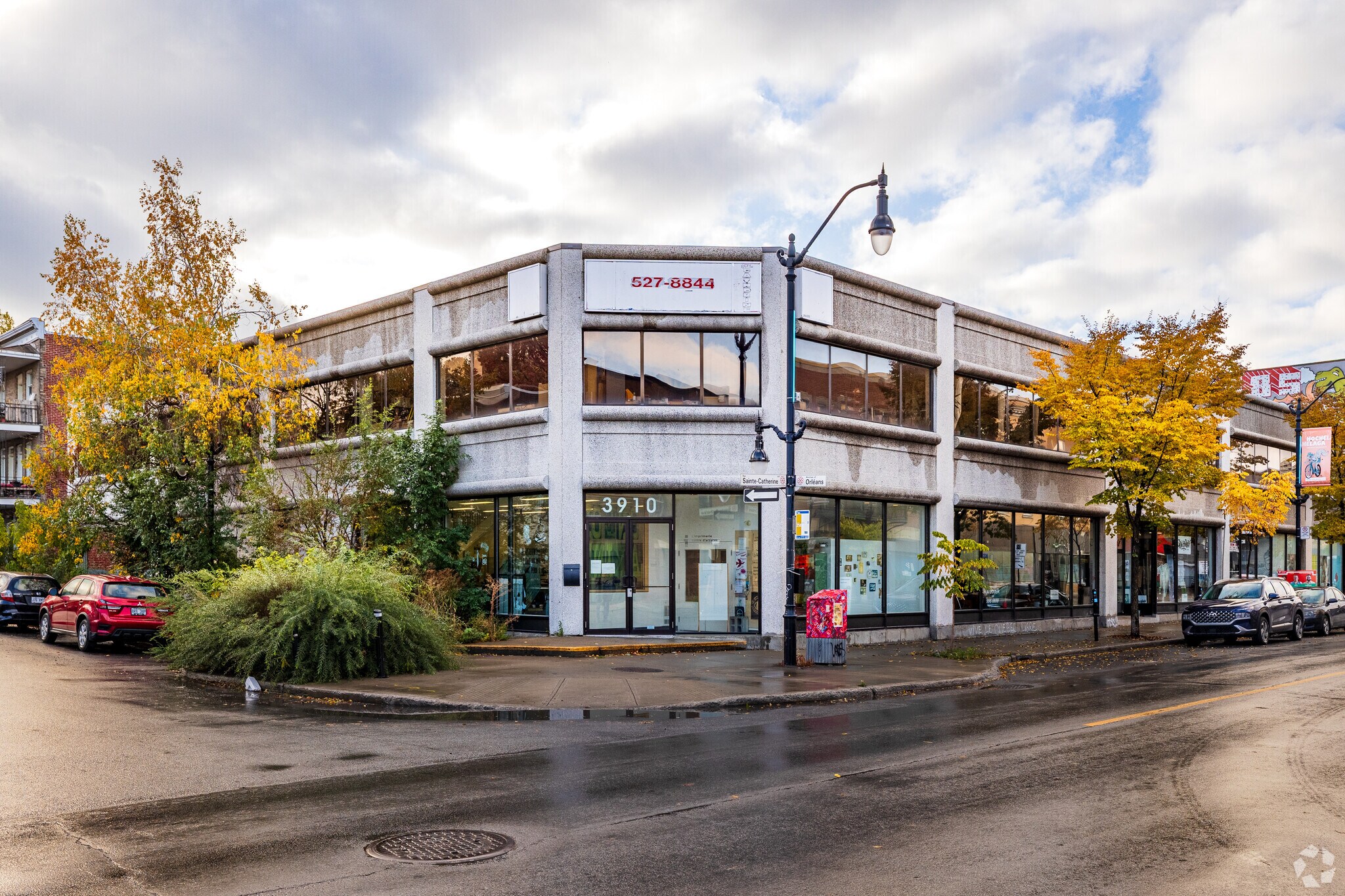 3890 Rue Sainte-Catherine E, Montréal, QC for Rent