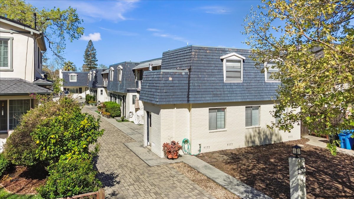 736 Madison Ave, Redwood City, CA for Sale