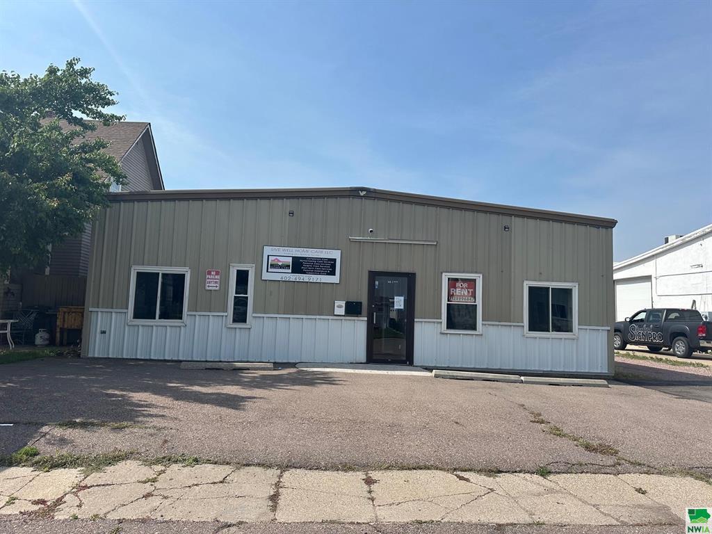 108 E 24th St, South Sioux City, NE for Sale