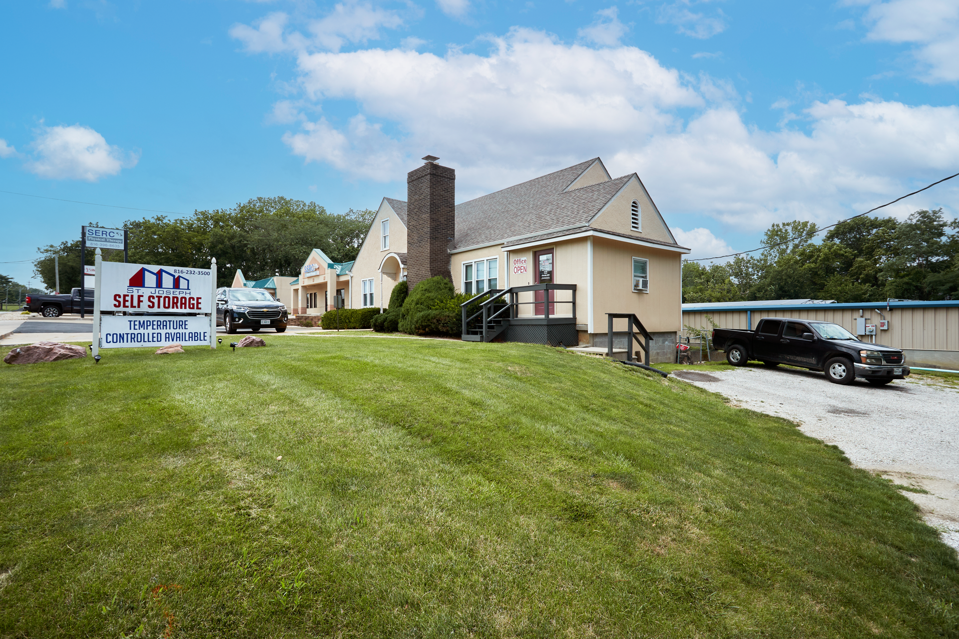 1801 N Woodbine Rd, Saint Joseph, MO for Sale