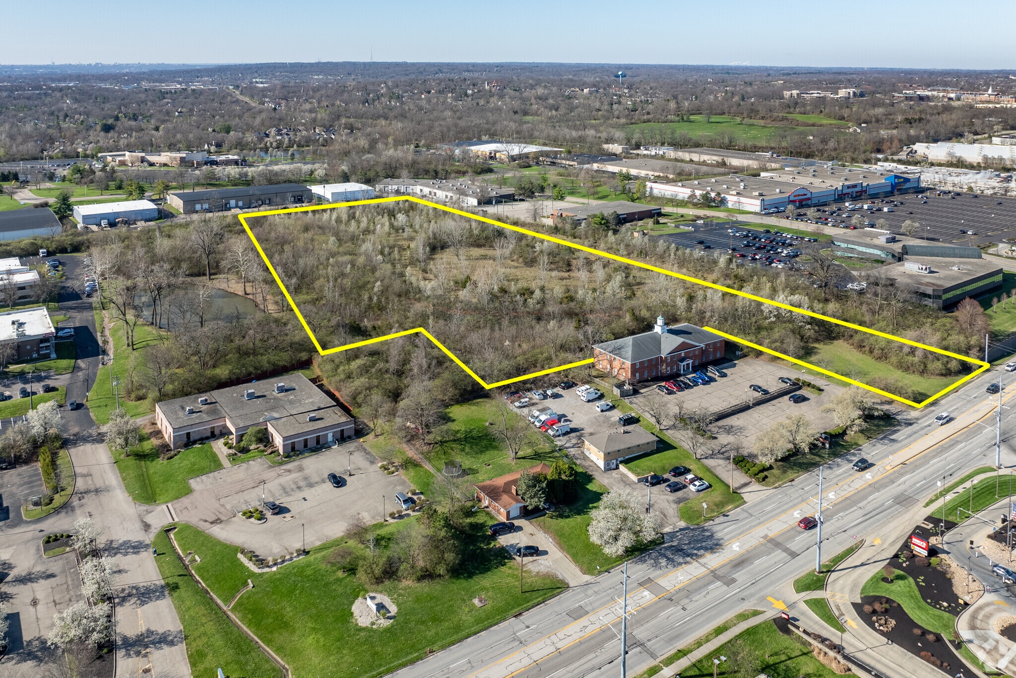1141 E Kemper Rd, Cincinnati, OH for Sale