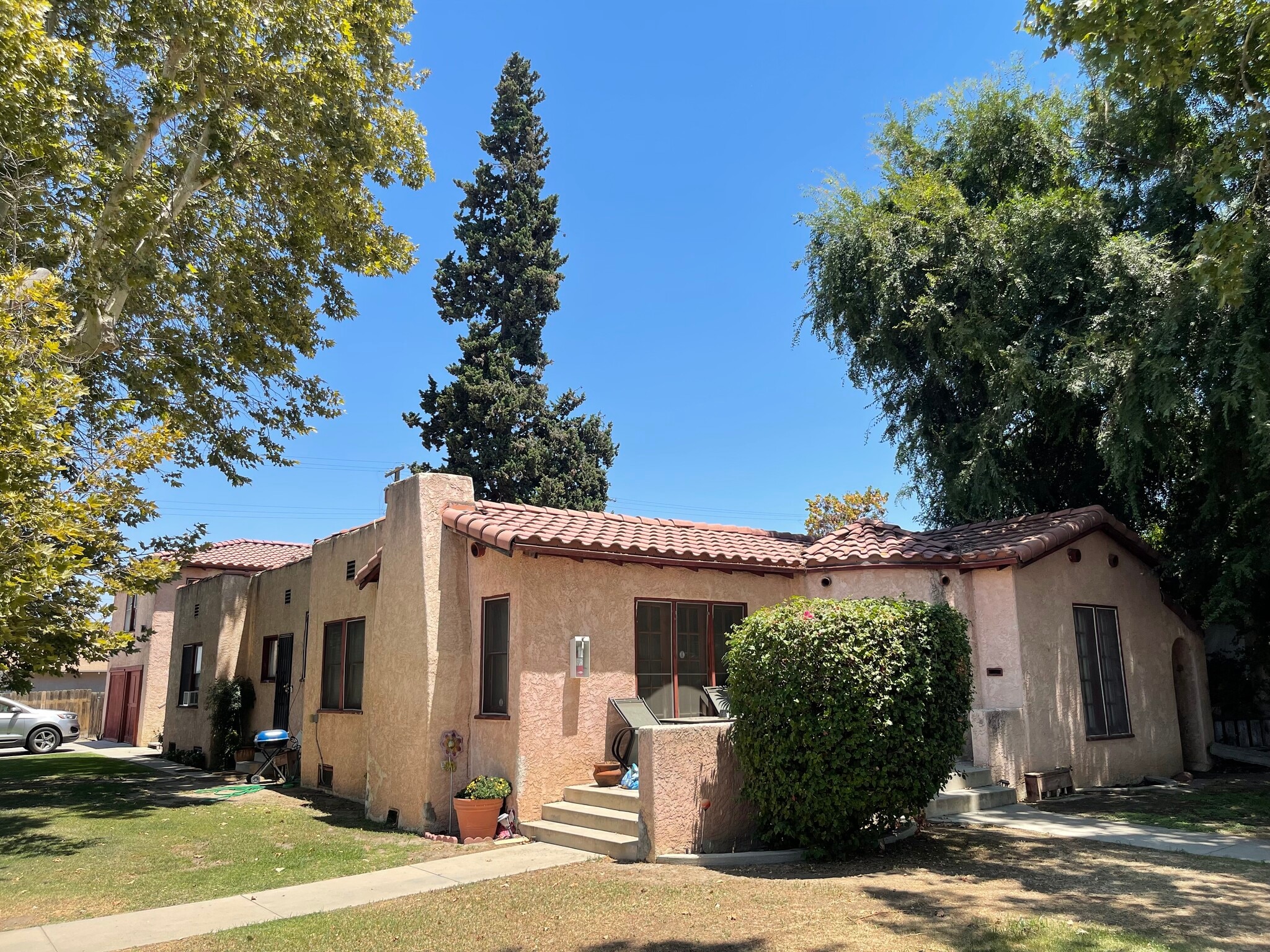 2528 Park Way, Bakersfield, CA for Sale