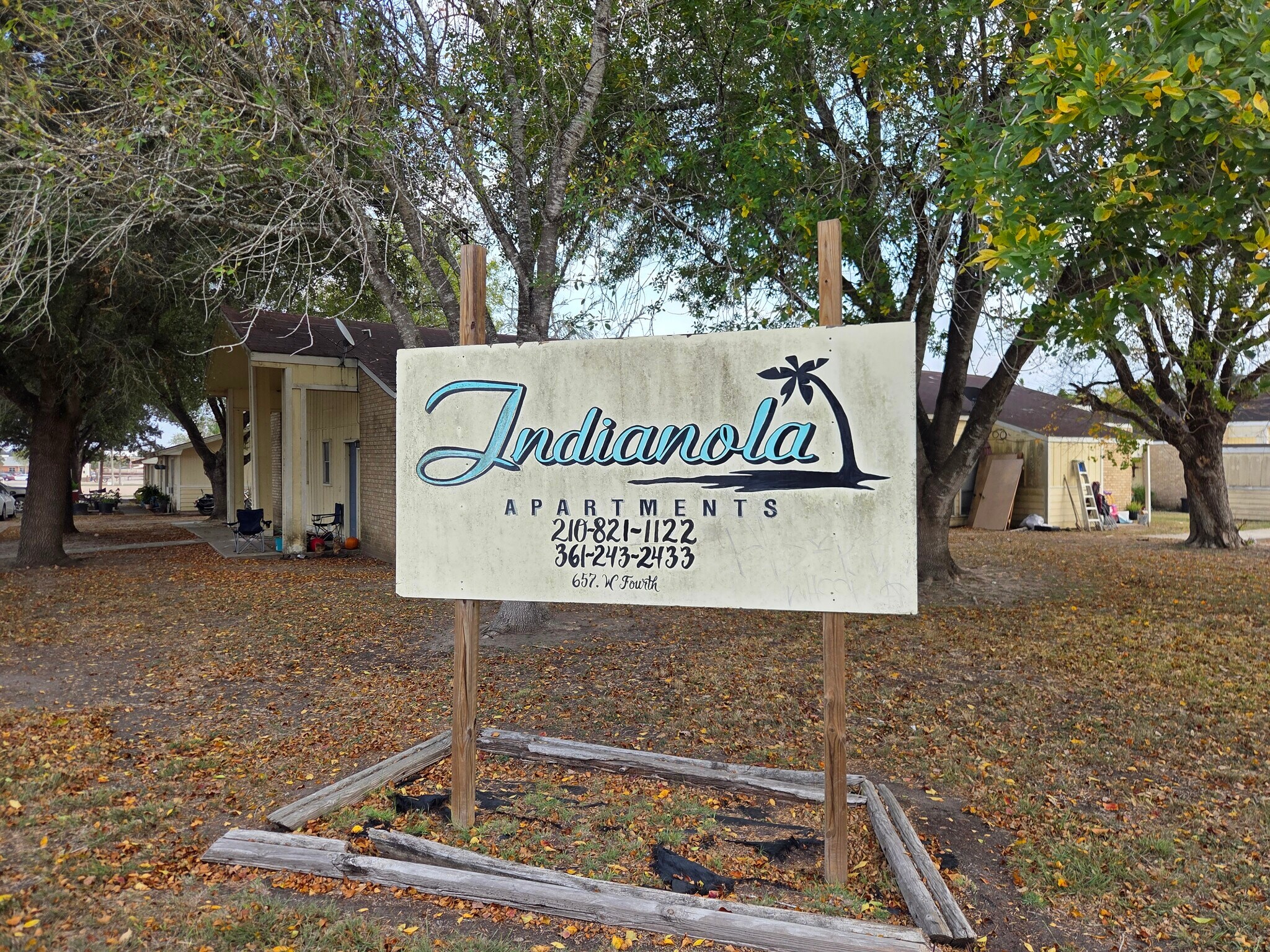 657 W 4th St, Yorktown, TX for Sale