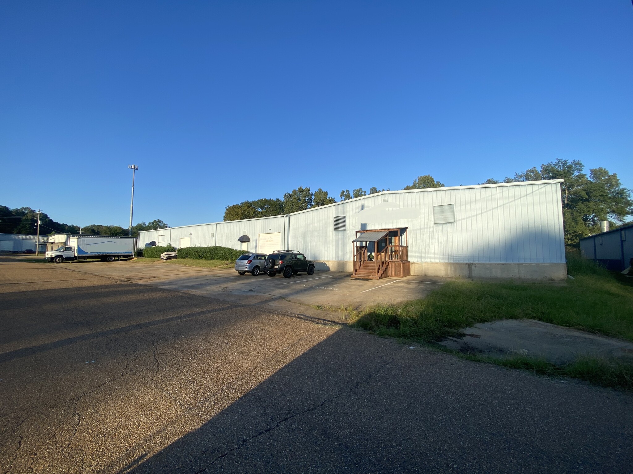 216 Industrial Dr, Ridgeland, MS for Rent