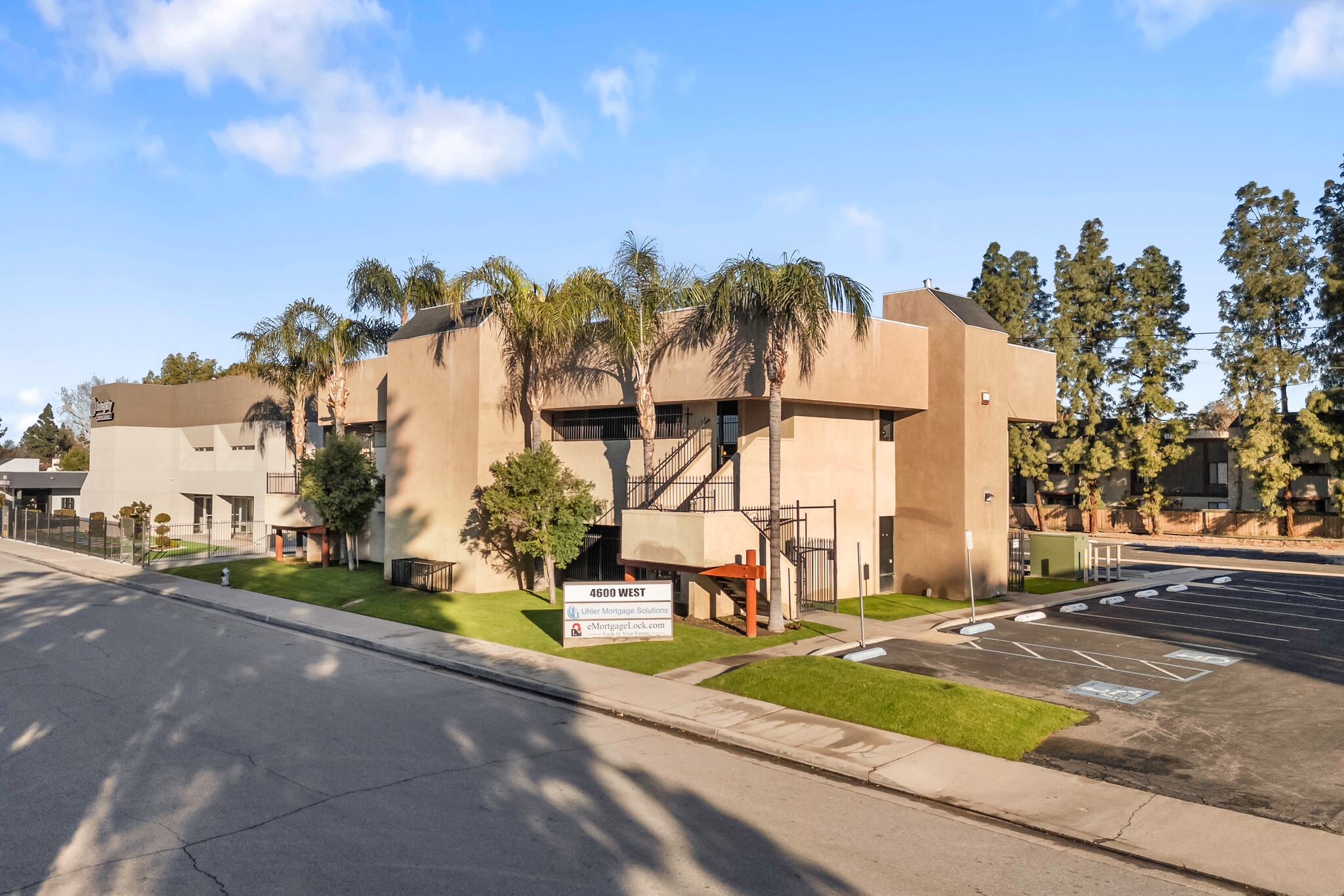 4600 W American Ave, Bakersfield, CA for Sale