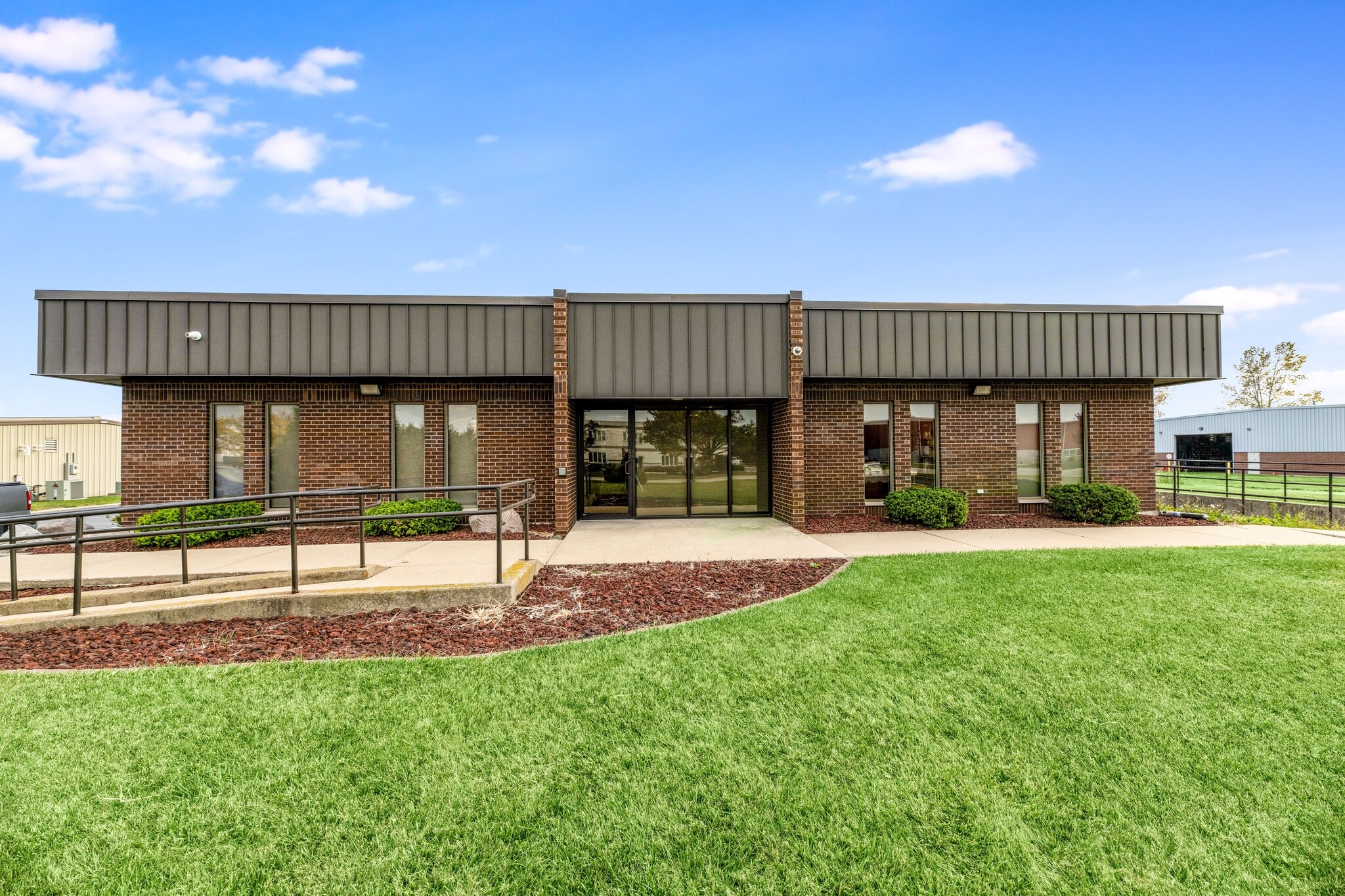 9325 Gulfstream Rd, Frankfort, IL for Sale