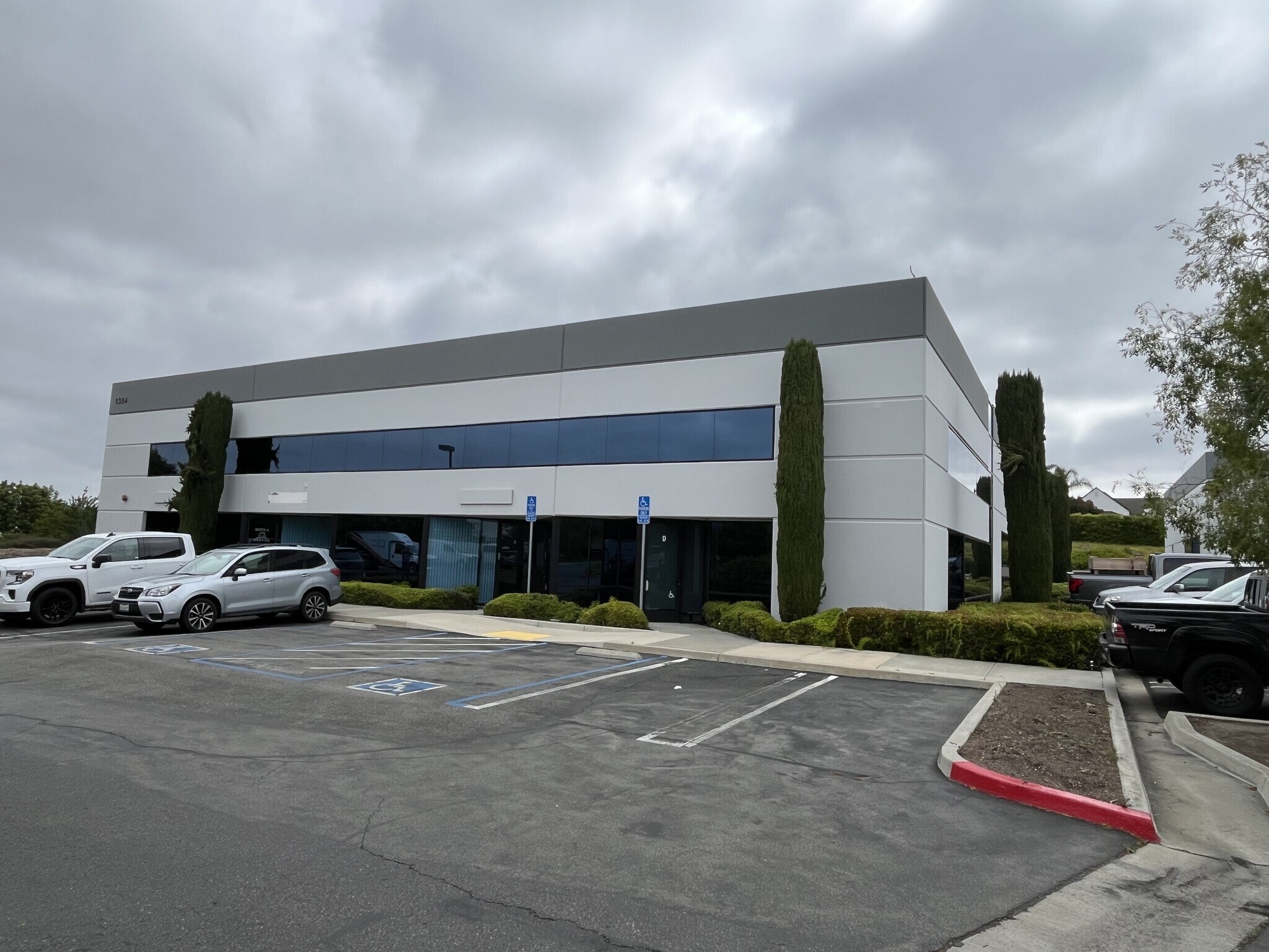 1384 Poinsettia Ave, Vista, CA for Rent