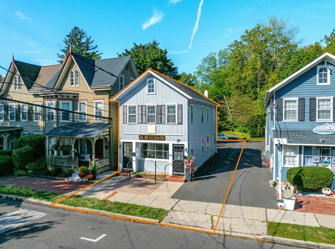 154 N State St, Newtown, PA for Sale