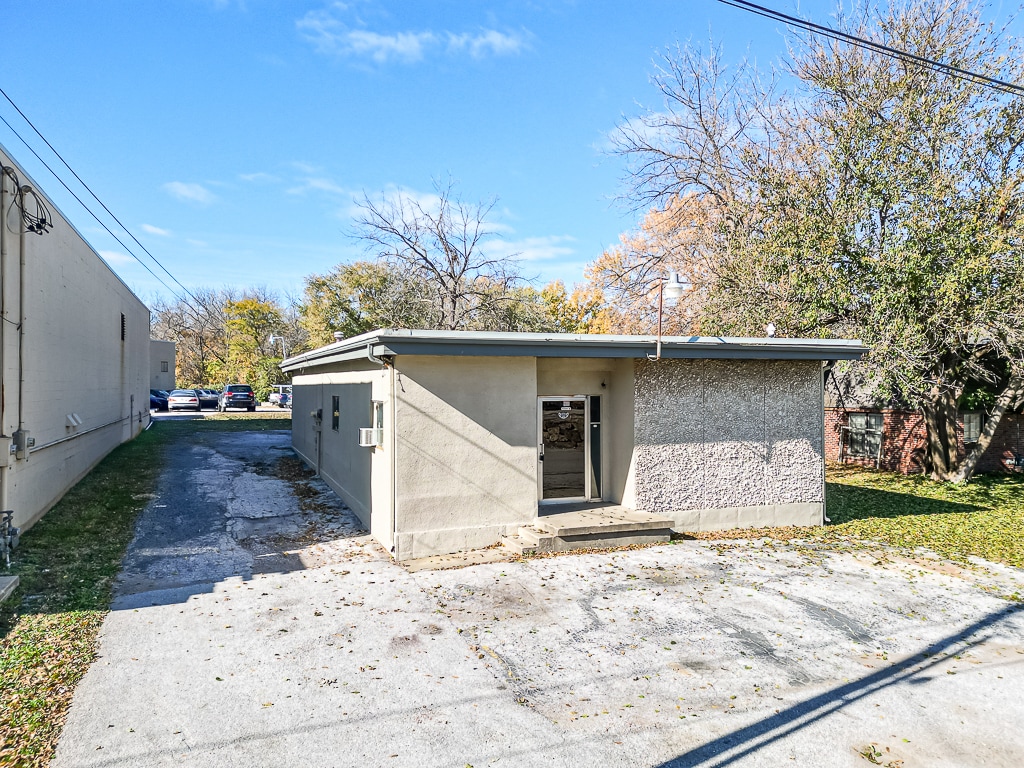 6110 Merriam Ln, Shawnee, KS for Sale