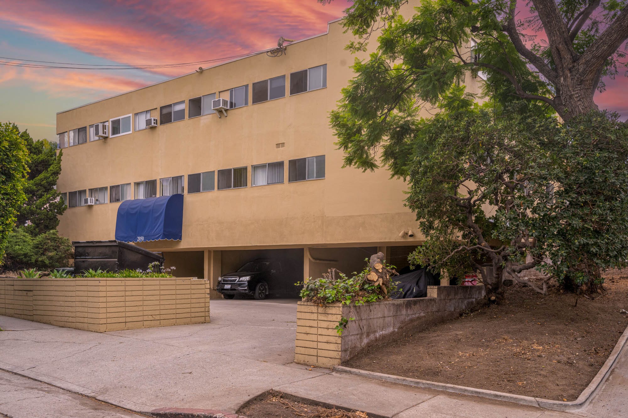 2050 Rodney Dr, Los Angeles, CA for Sale