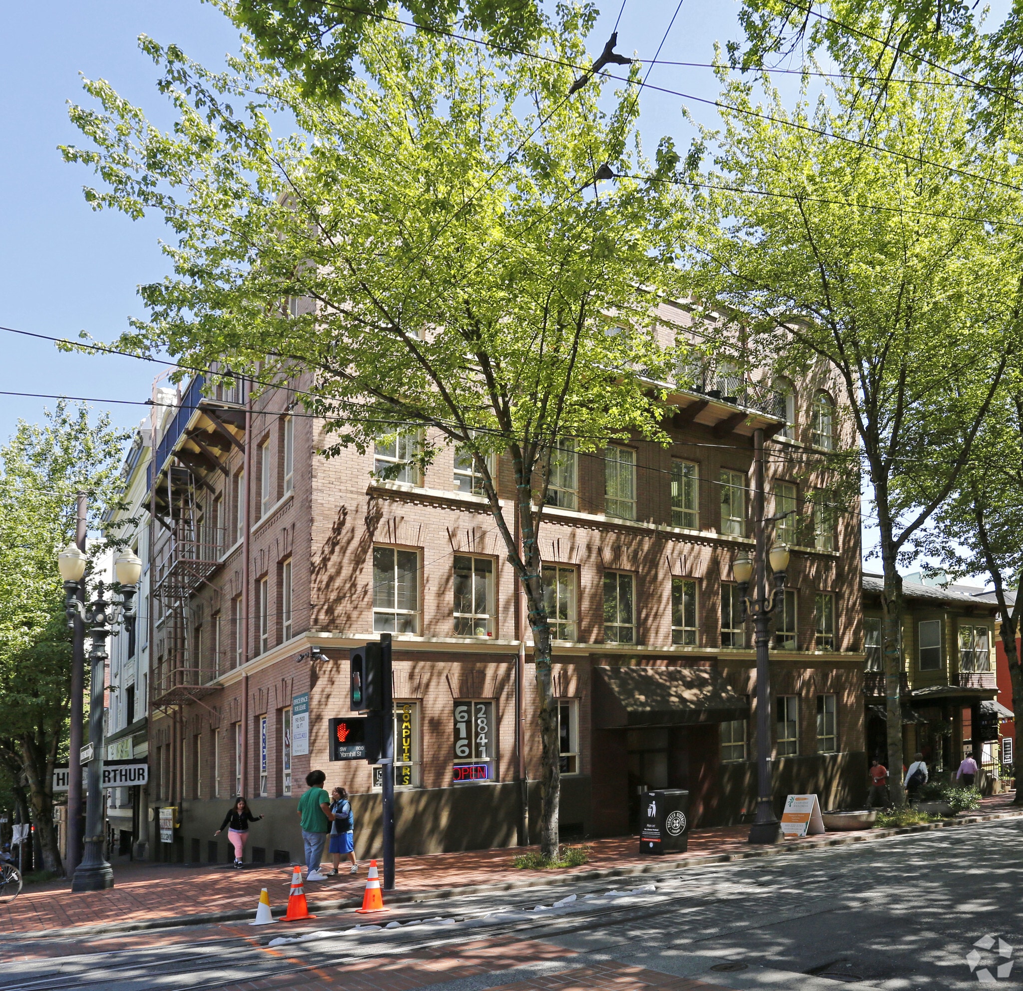 1033 SW Yamhill St, Portland, OR for Rent
