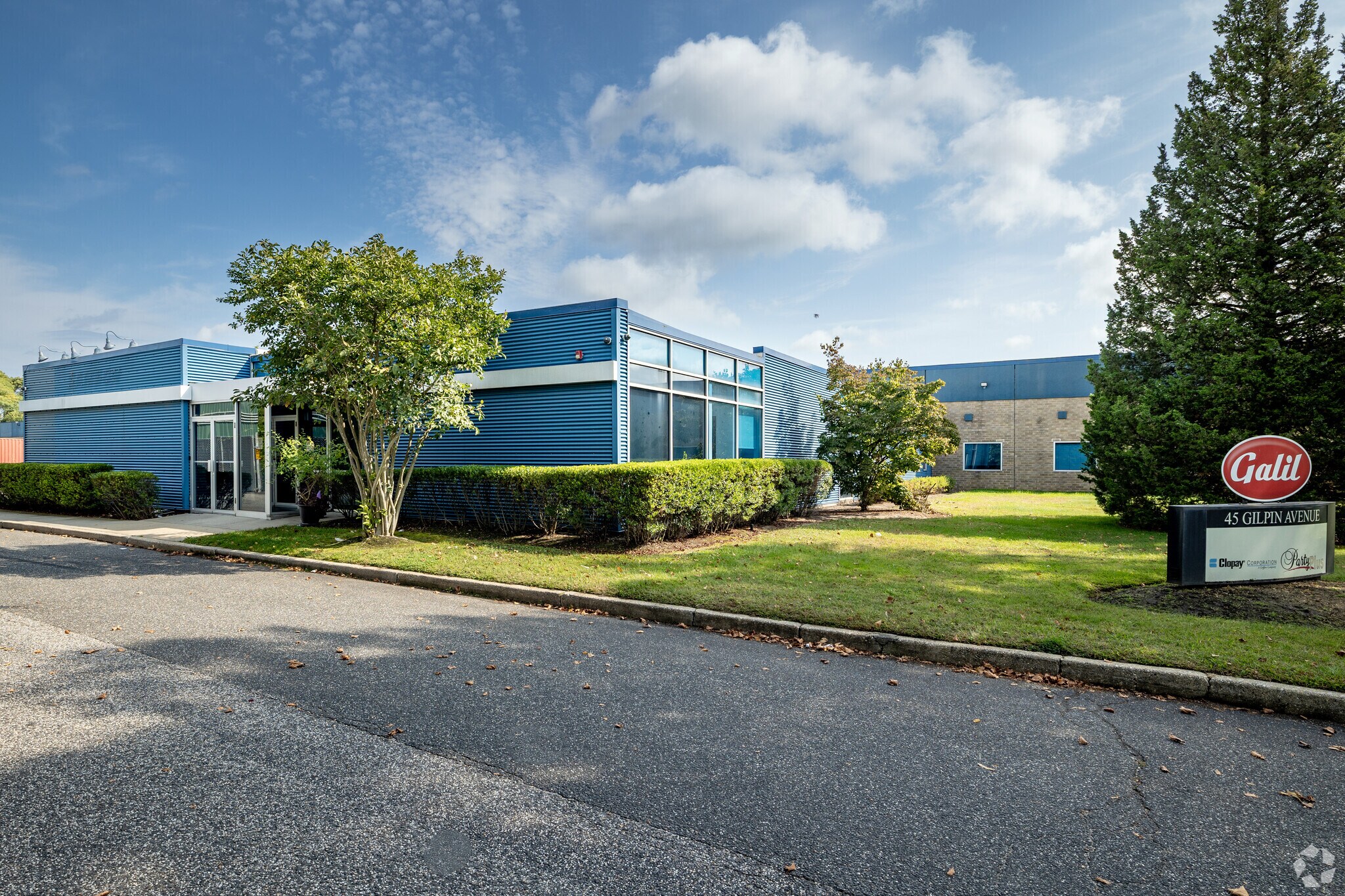 45 Gilpin Ave, Hauppauge, NY for Rent