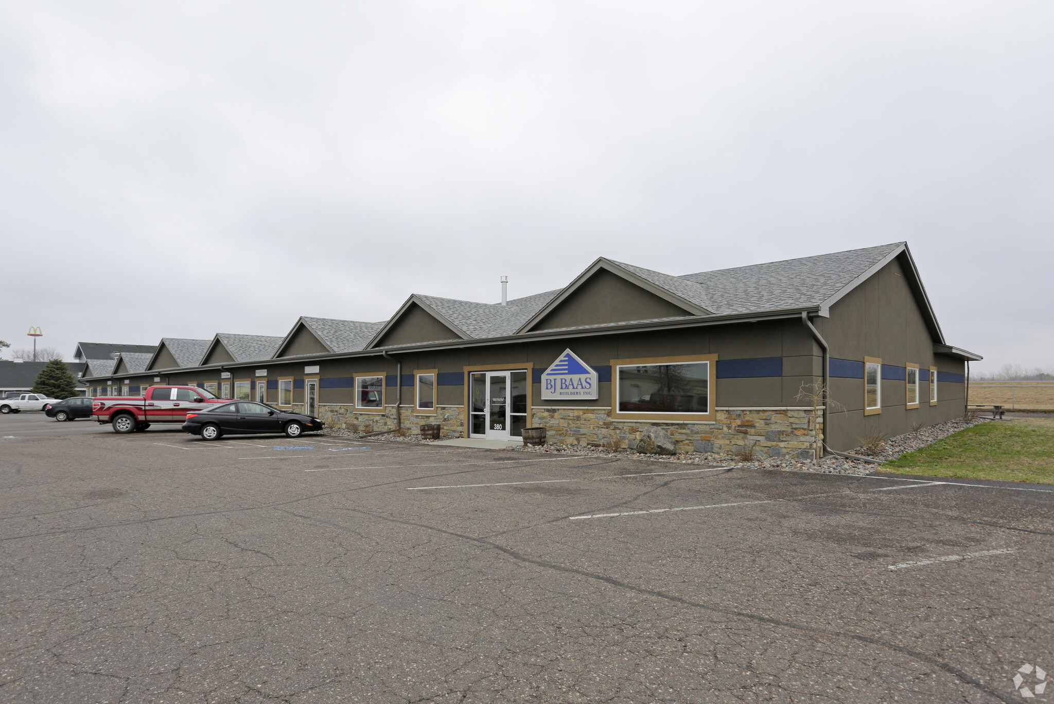 306-390 S Garfield St, Cambridge, MN for Rent