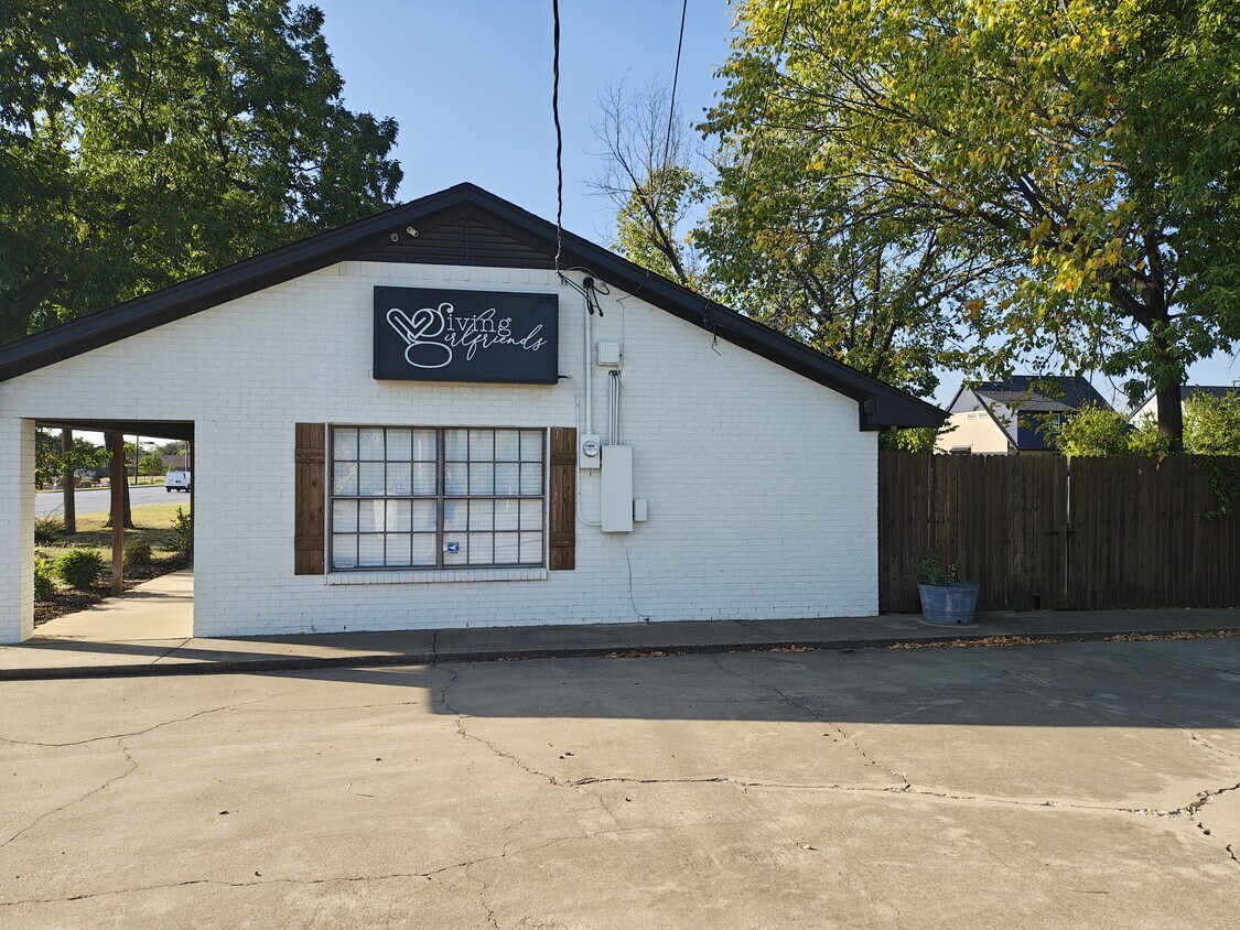 7651 Davis Blvd, North Richland Hills, TX for Sale