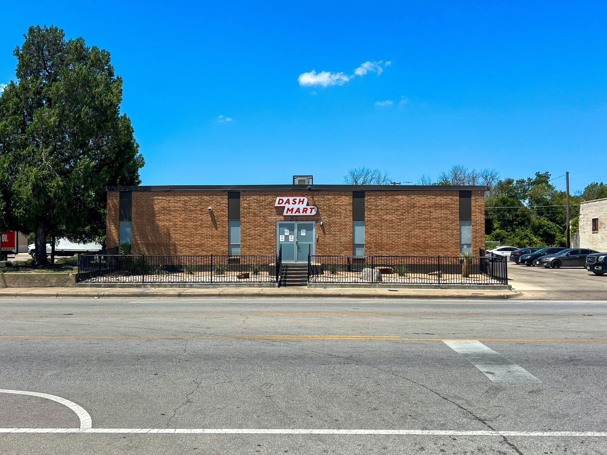 2512 Hemphill St, Fort Worth, TX for Sale