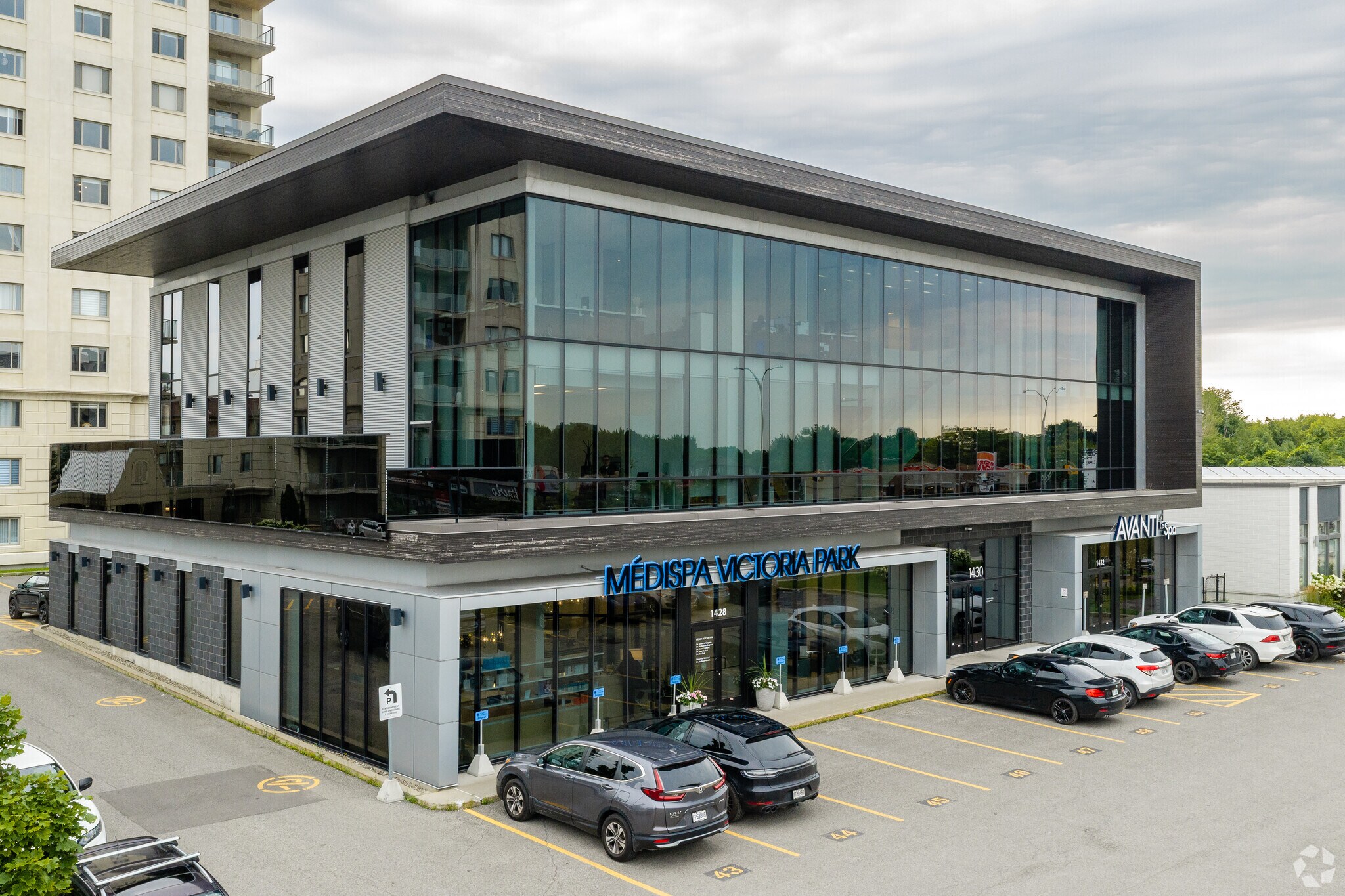 1428-1432 Boul Saint-Martin O, Laval, QC for Sale