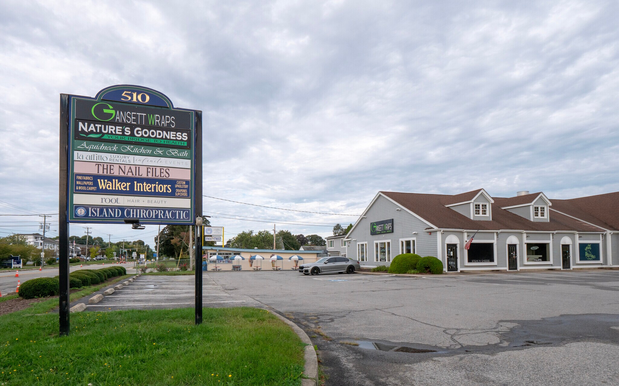 510 E Main Rd, Middletown, RI for Sale