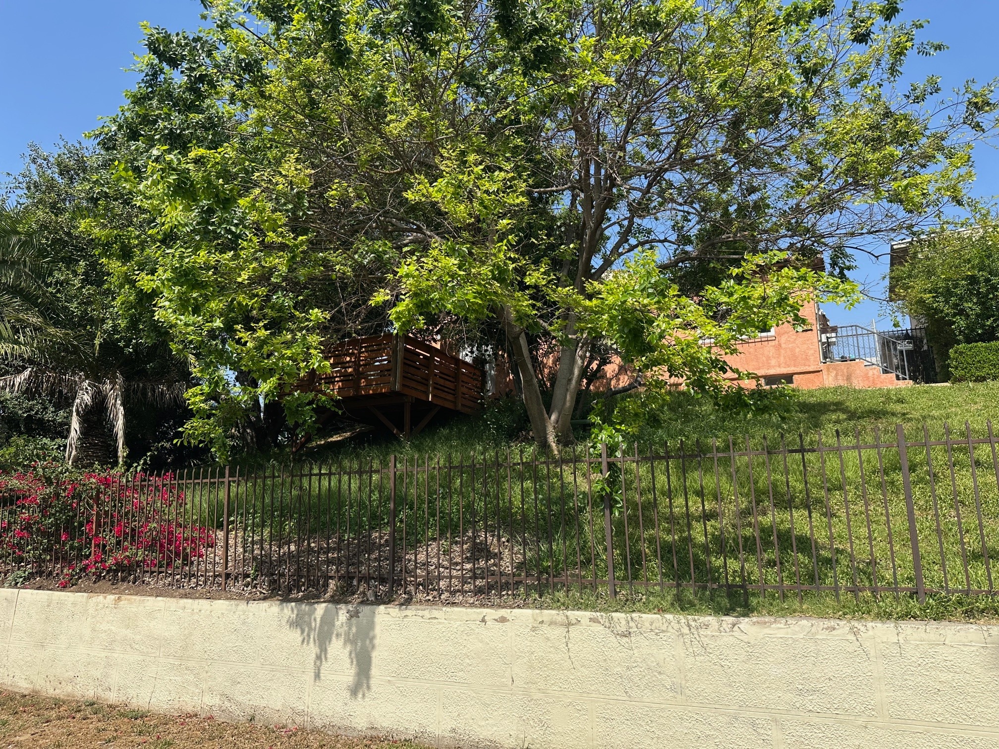 3939 W 28th St, Los Angeles, CA for Sale