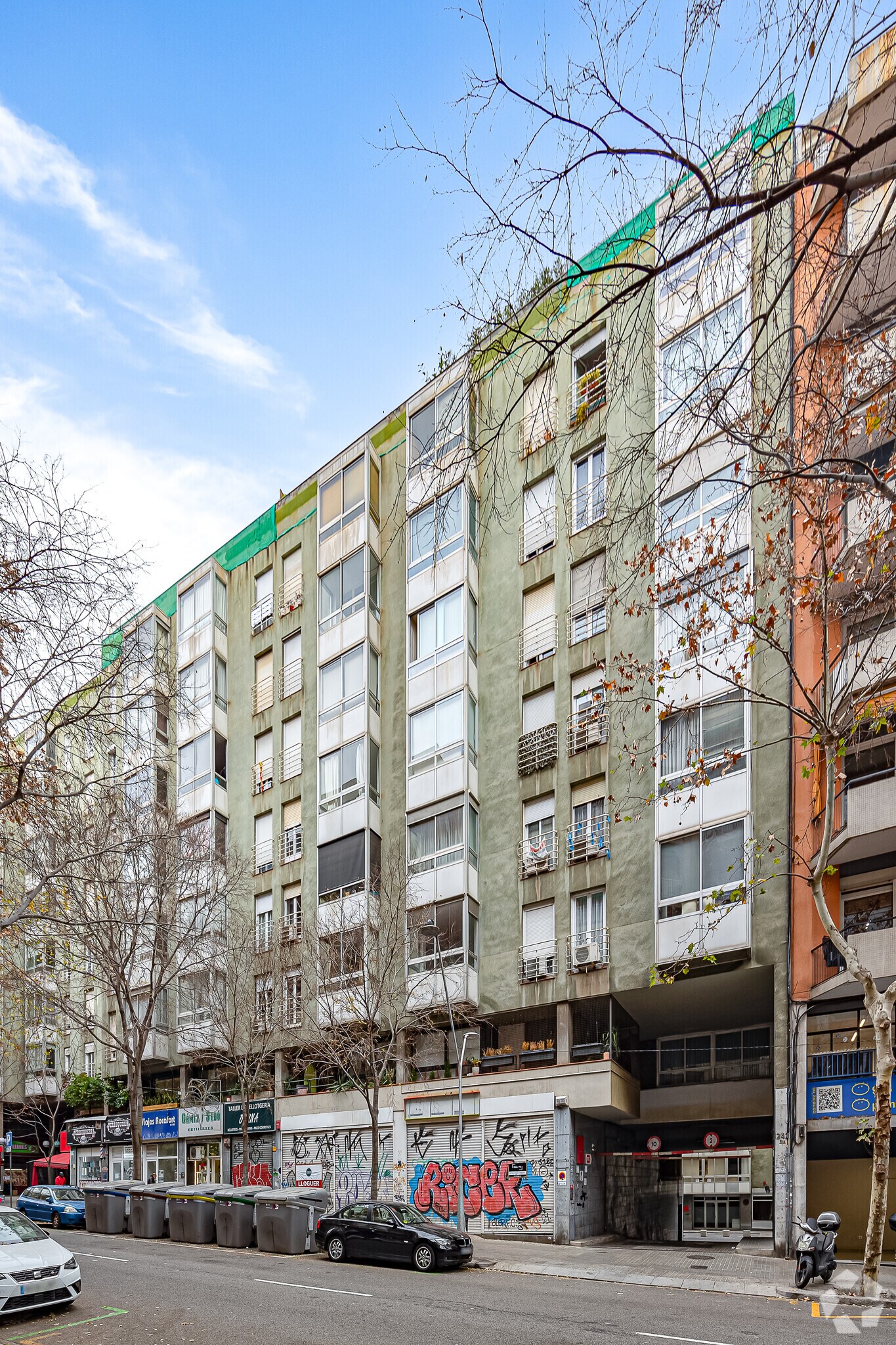 242 Carrer de Rocafort, Barcelona, BAR for Rent