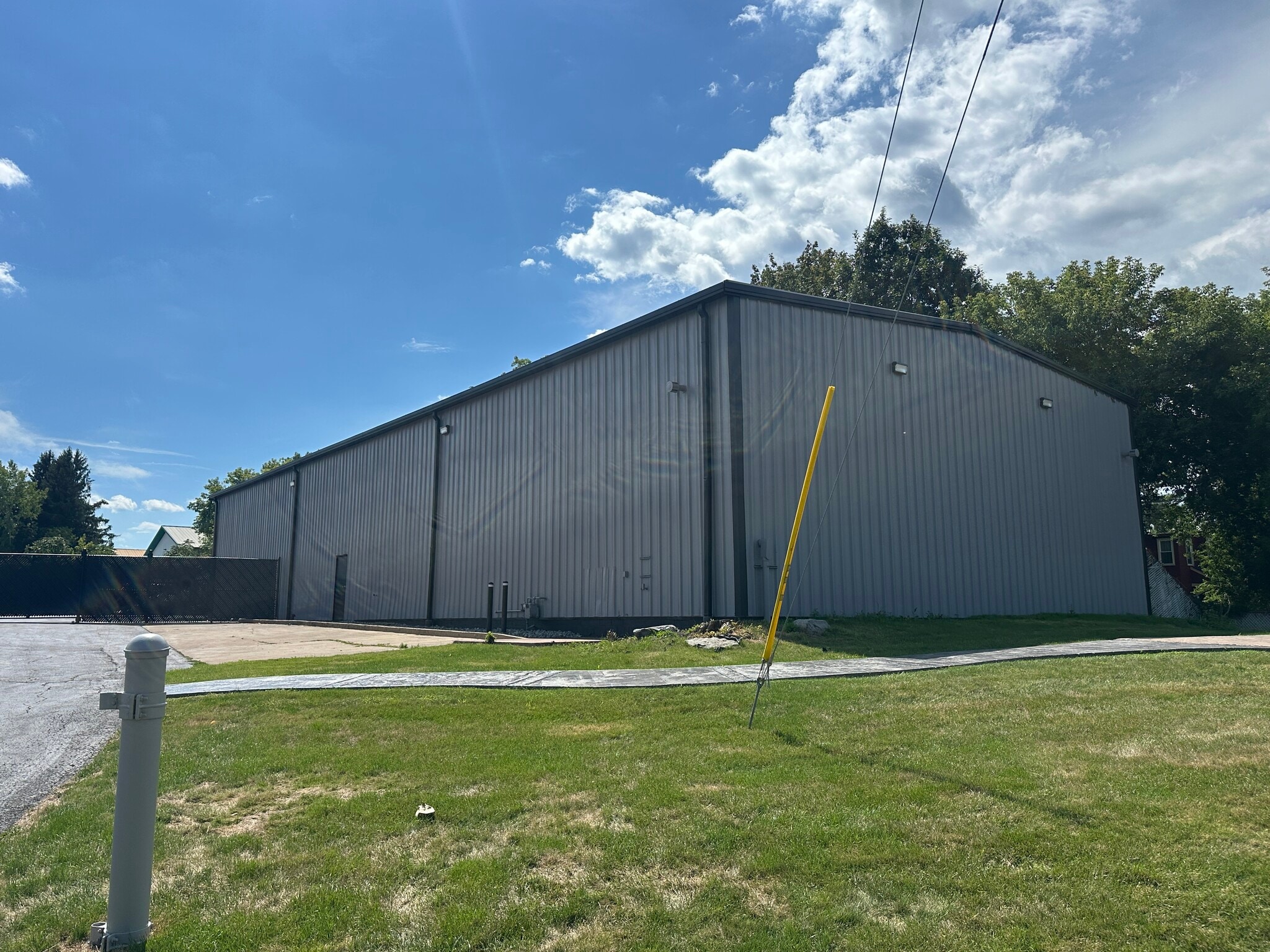 335 Commerce Blvd, Liverpool, NY for Rent