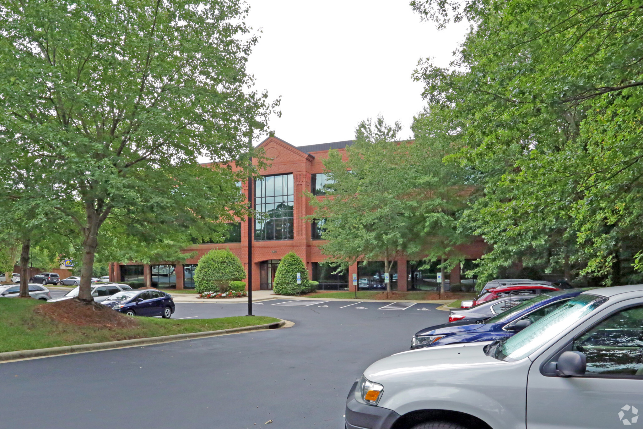 5811 Glenwood Ave, Raleigh, NC for Rent