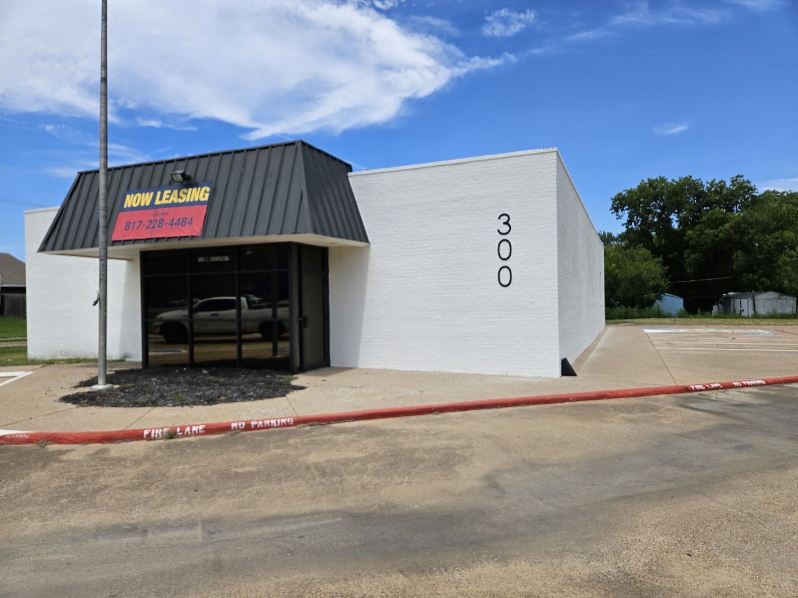 300 N Broadway St, Joshua, TX for Rent