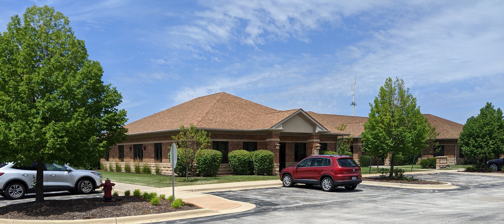 3831 McCoy Dr, Aurora, IL for Sale