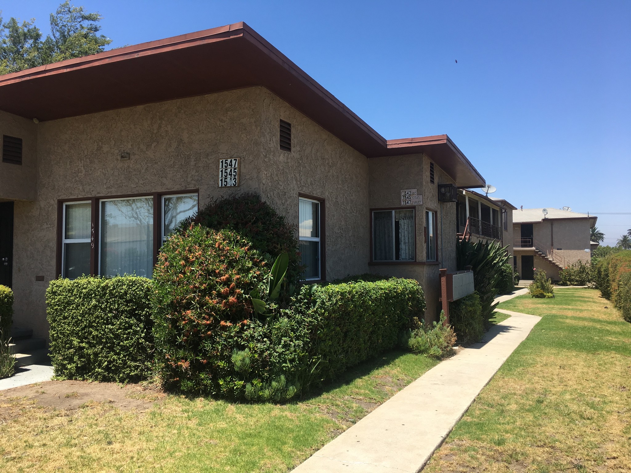 1543 W 105th St, Los Angeles, CA for Sale