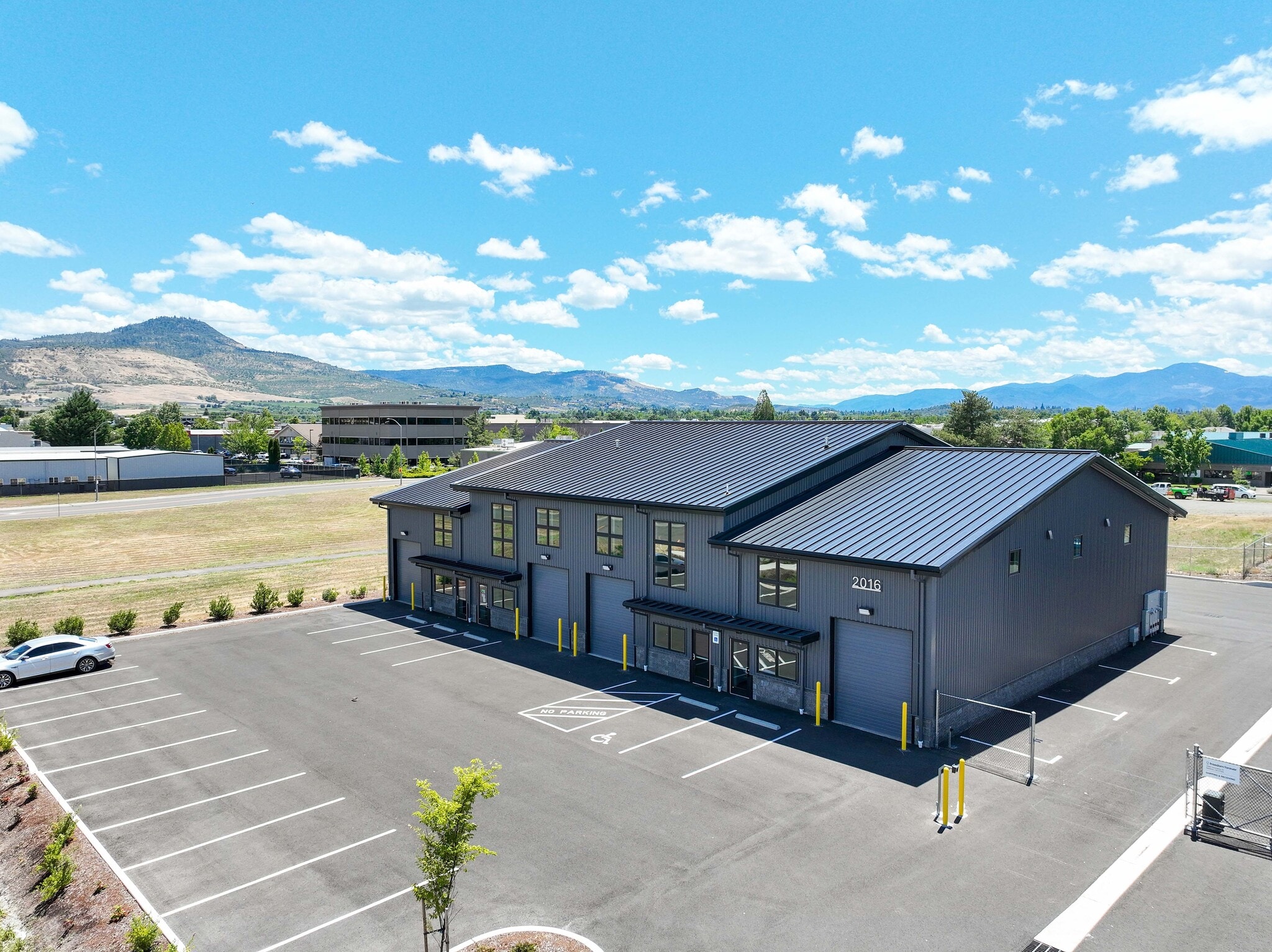 2016 Commerce, Medford, OR for Rent