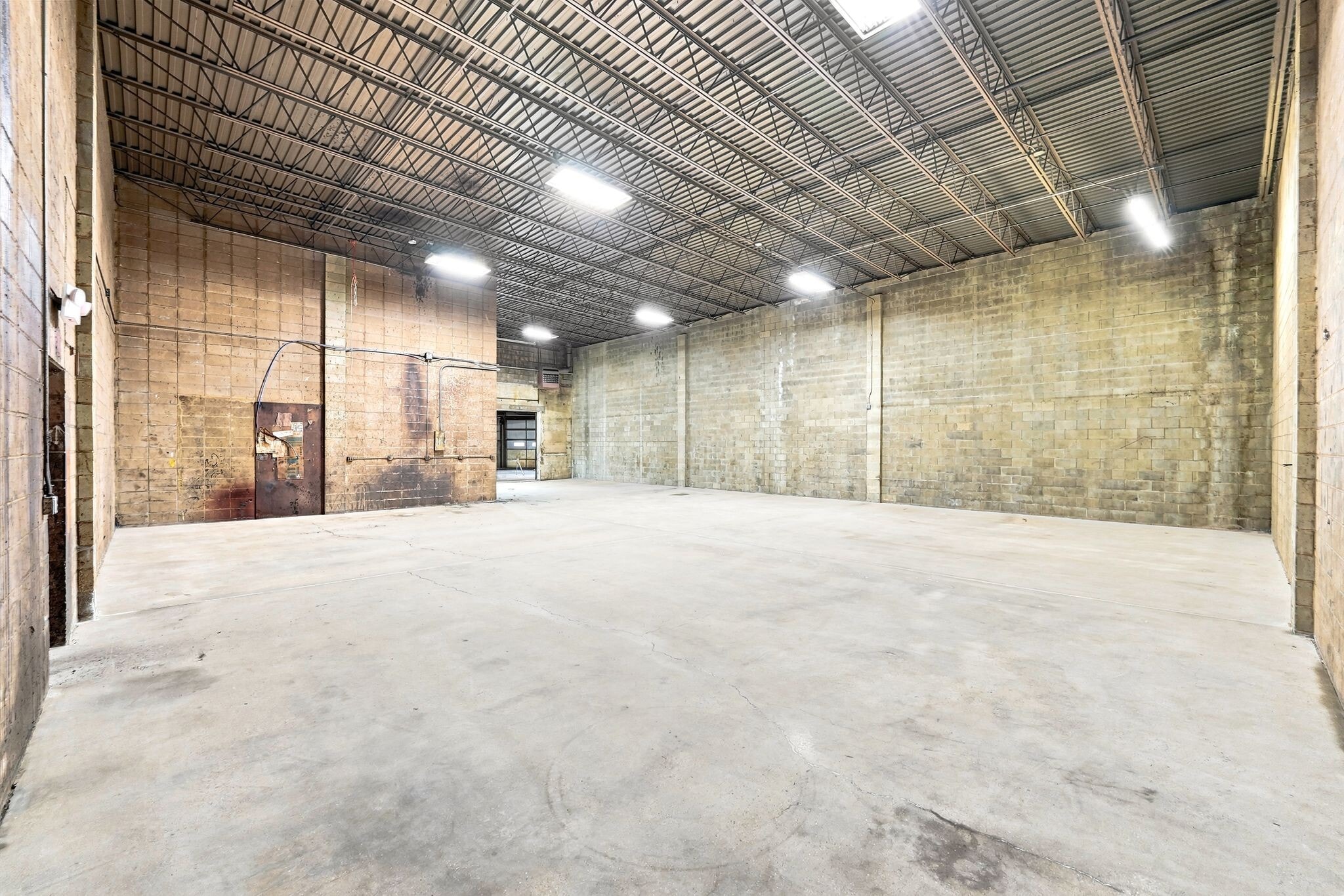 21 Highway 17, East Rutherford, NJ for Rent